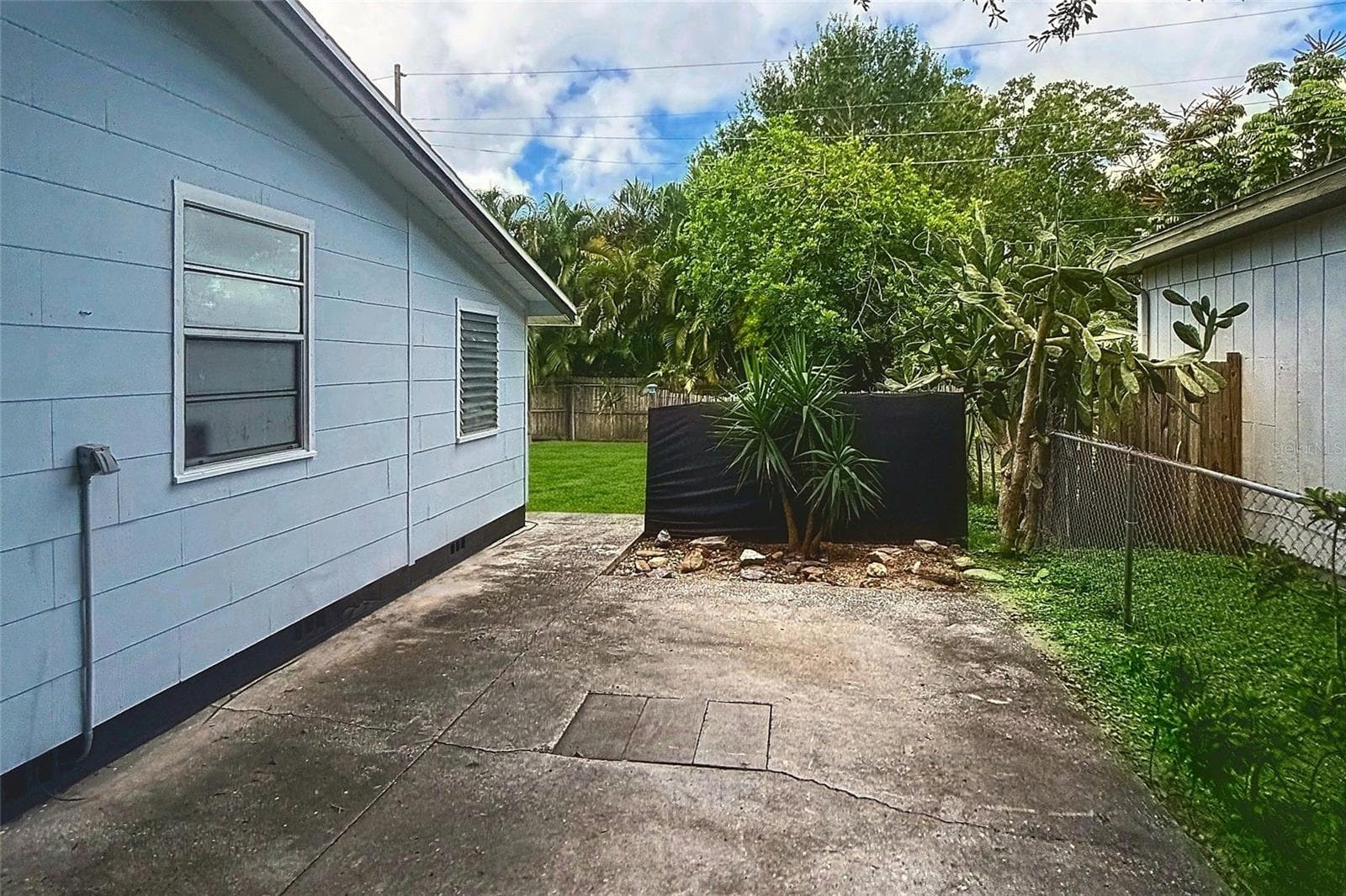 Single Family Residence at 4480 NEWARK ST N, ST PETERSBURG, photo 7 of 35