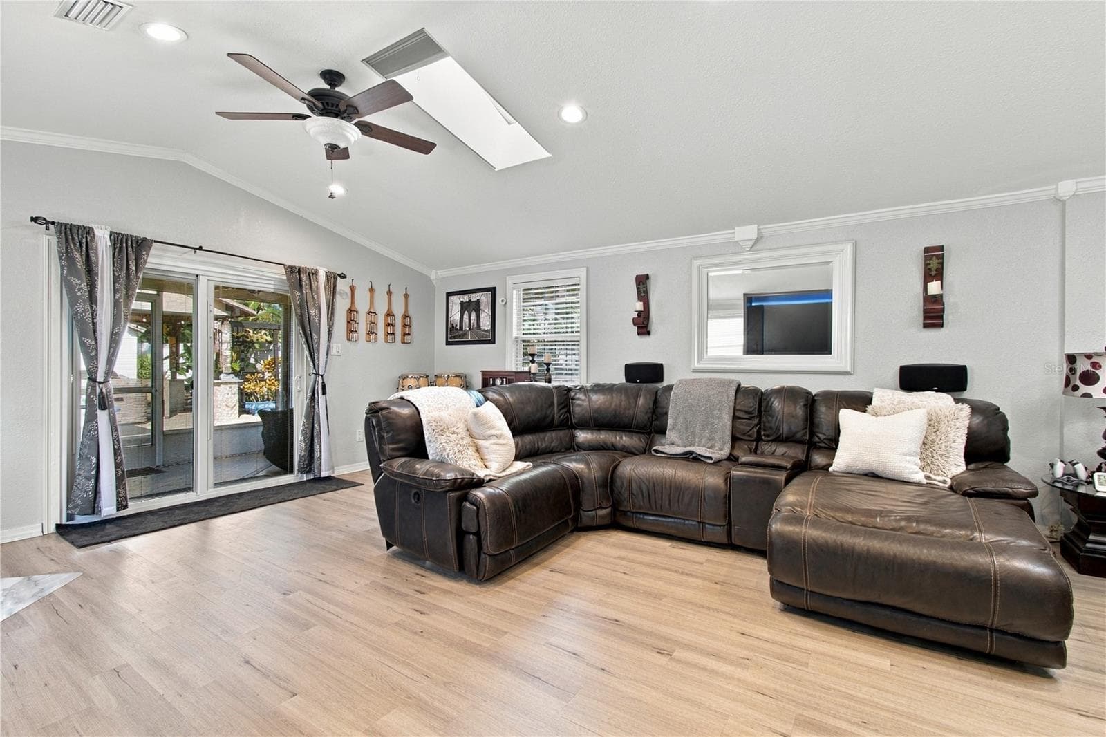 Single Family Residence at 16012 SADDLESTRING DR, TAMPA, photo 17 of 70