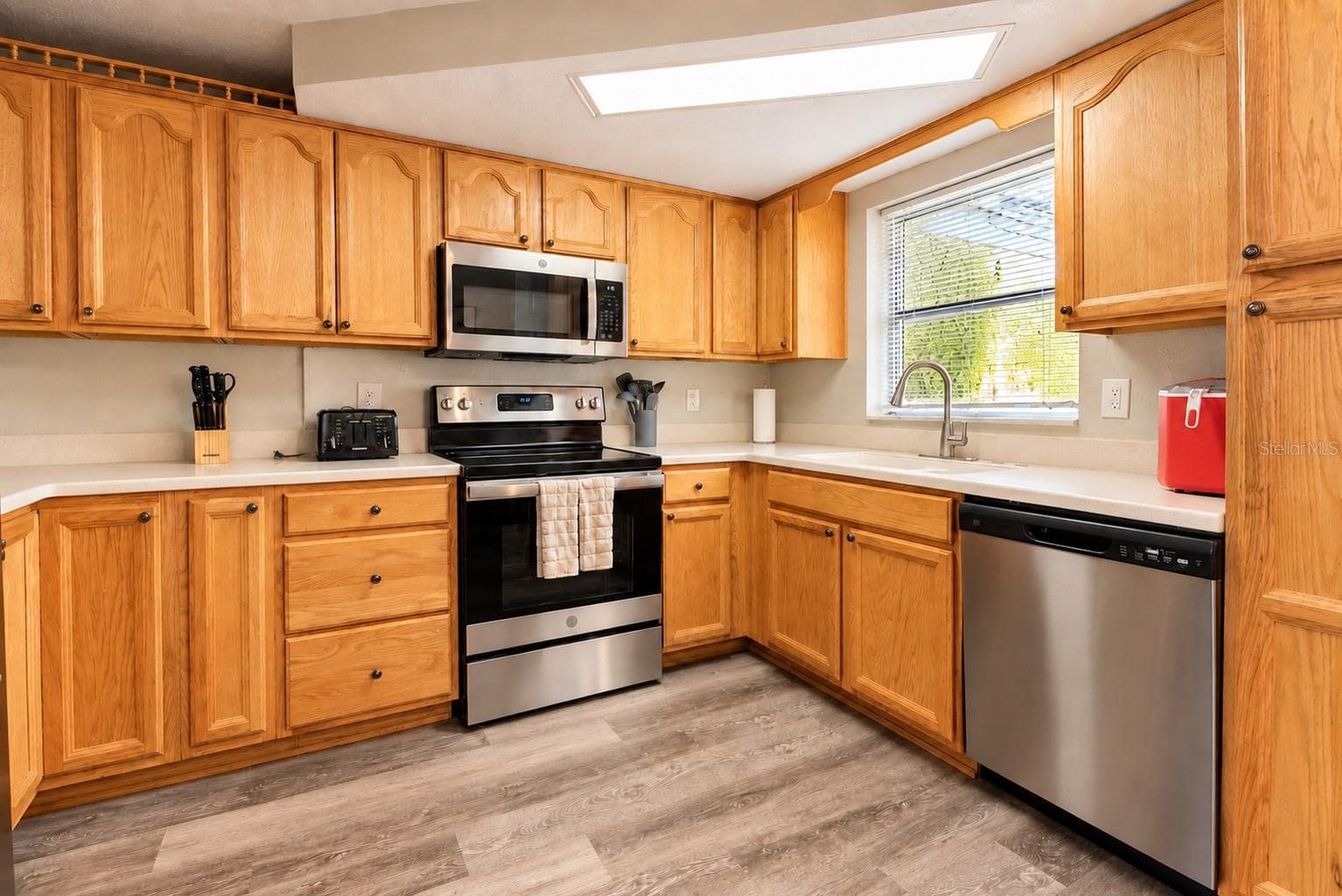 Single Family Residence at 7310 IVANHOE DR, PORT RICHEY, photo 8 of 29
