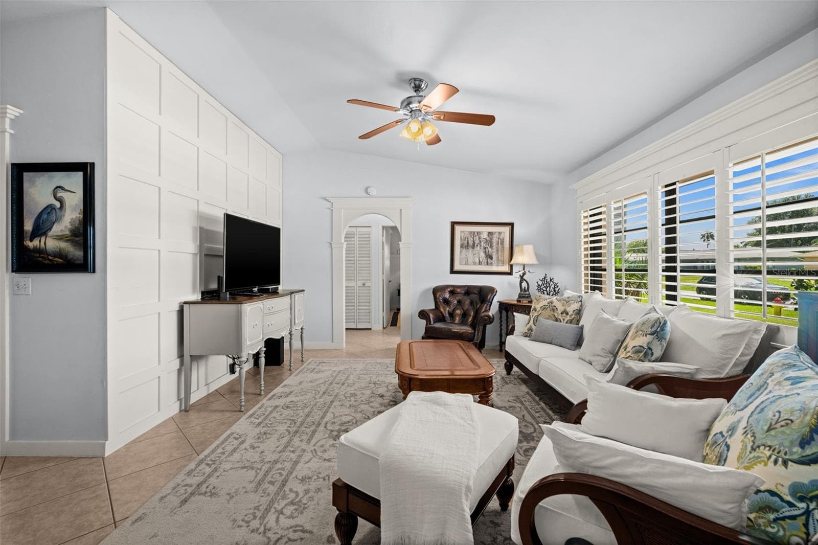 Tall ceilings in the living room - 427 SW 34TH ST, CAPE CORAL
