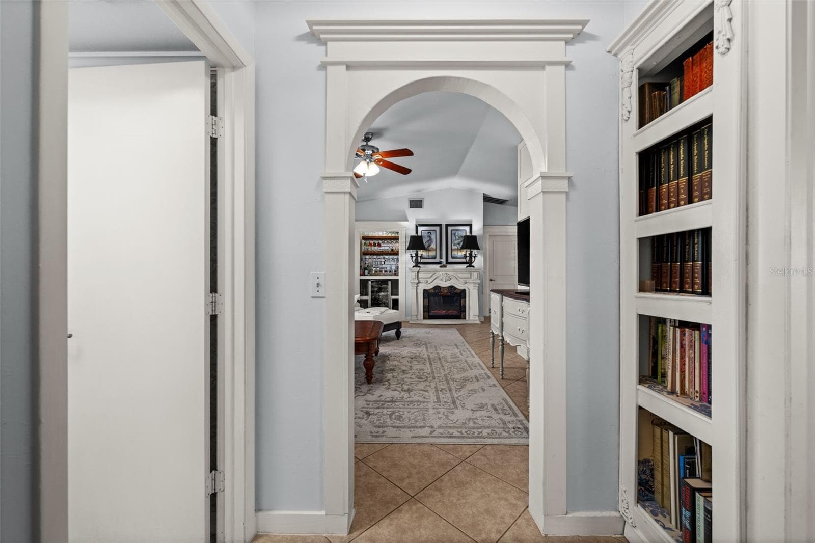 Built in bookshelf in the hallway - 427 SW 34TH ST, CAPE CORAL
