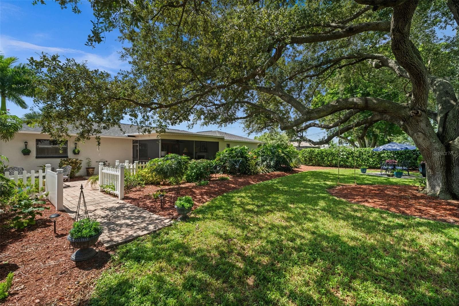 Enchanting views throughout the property - 427 SW 34TH ST, CAPE CORAL