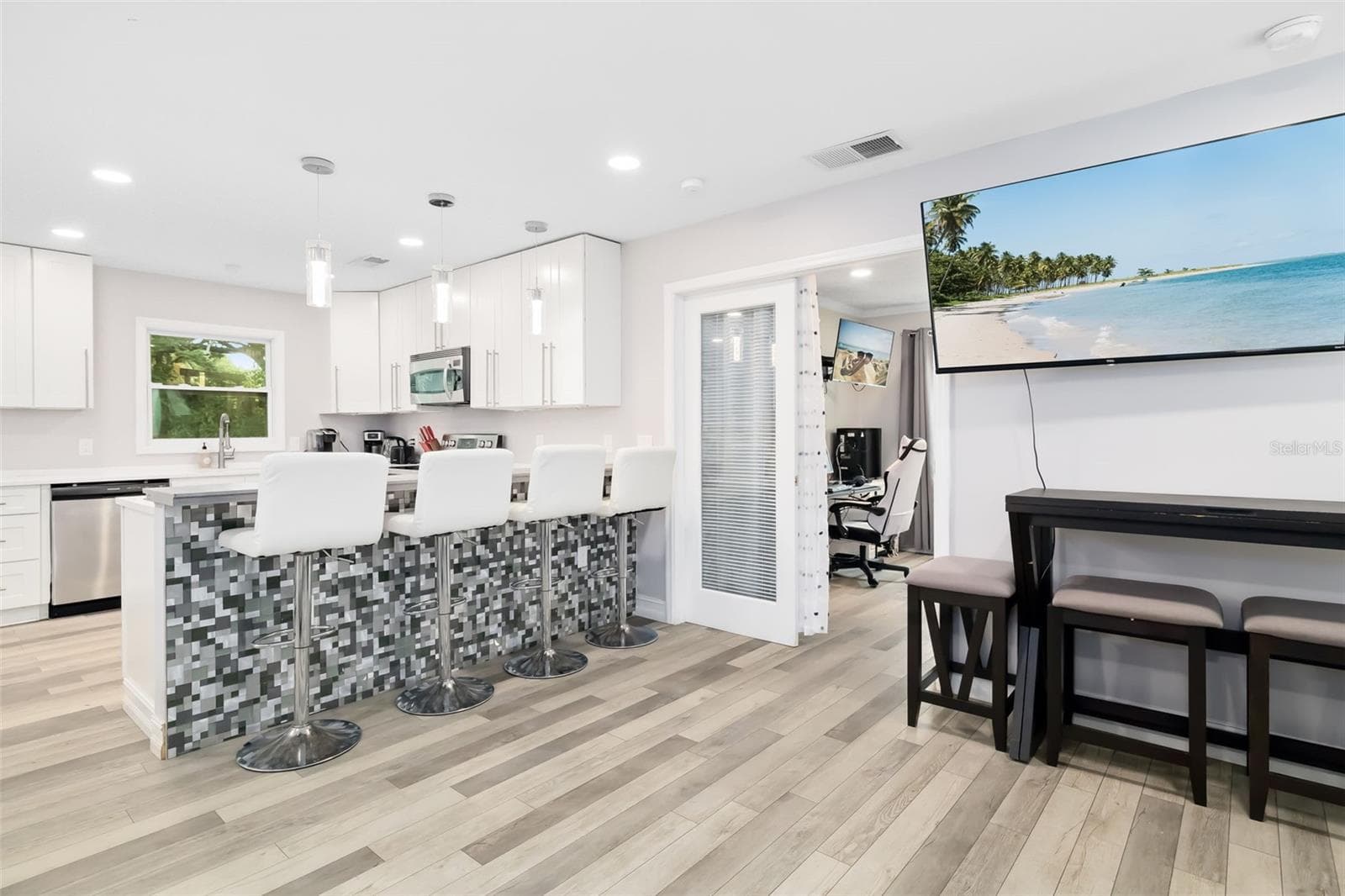 Single Family Residence at 615 S SHADE AVE, SARASOTA, photo 13 of 63