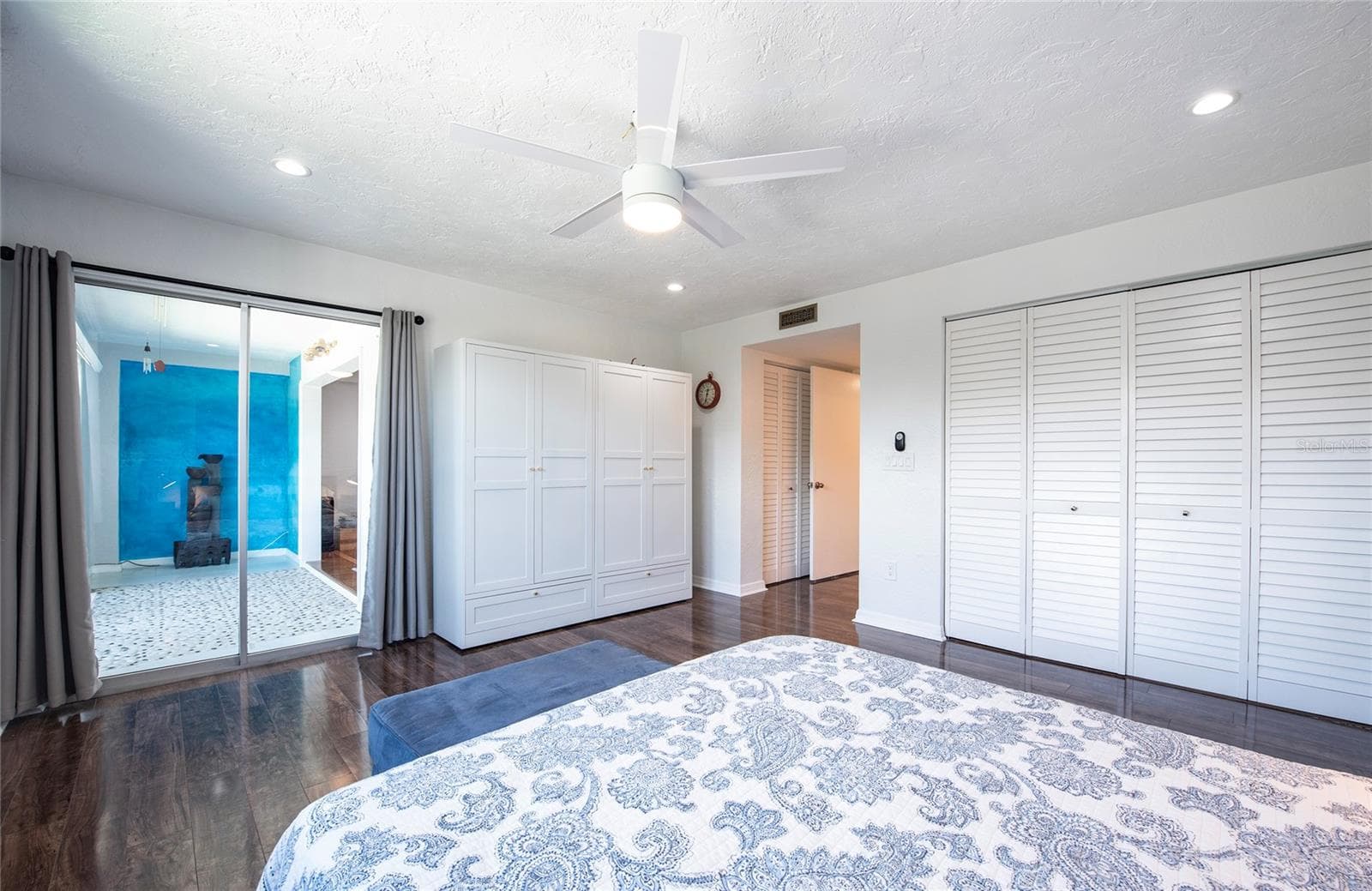 primary bedroom - 4681 1ST ST NE #301, ST PETERSBURG