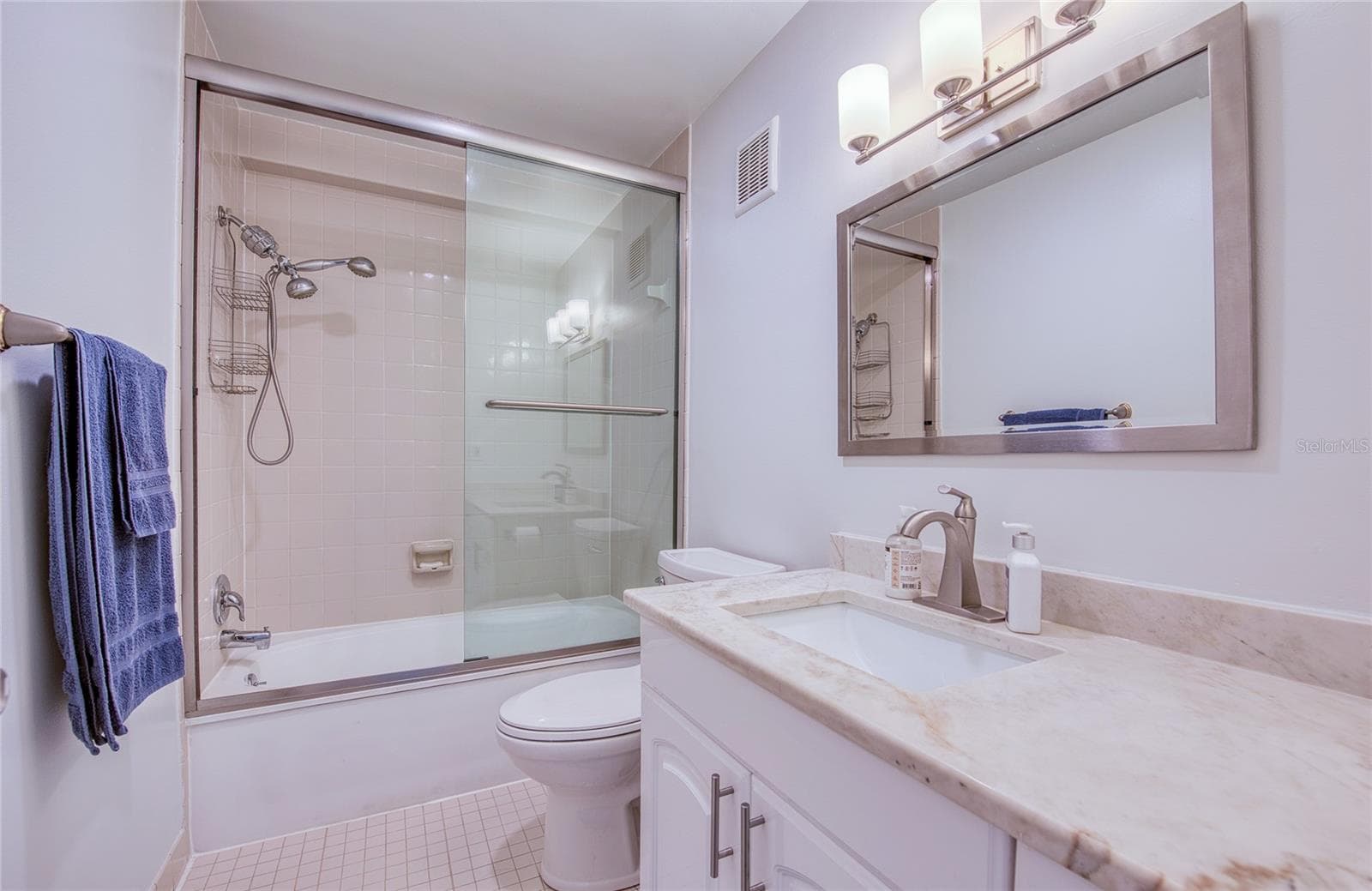 hall bath - 4681 1ST ST NE #301, ST PETERSBURG