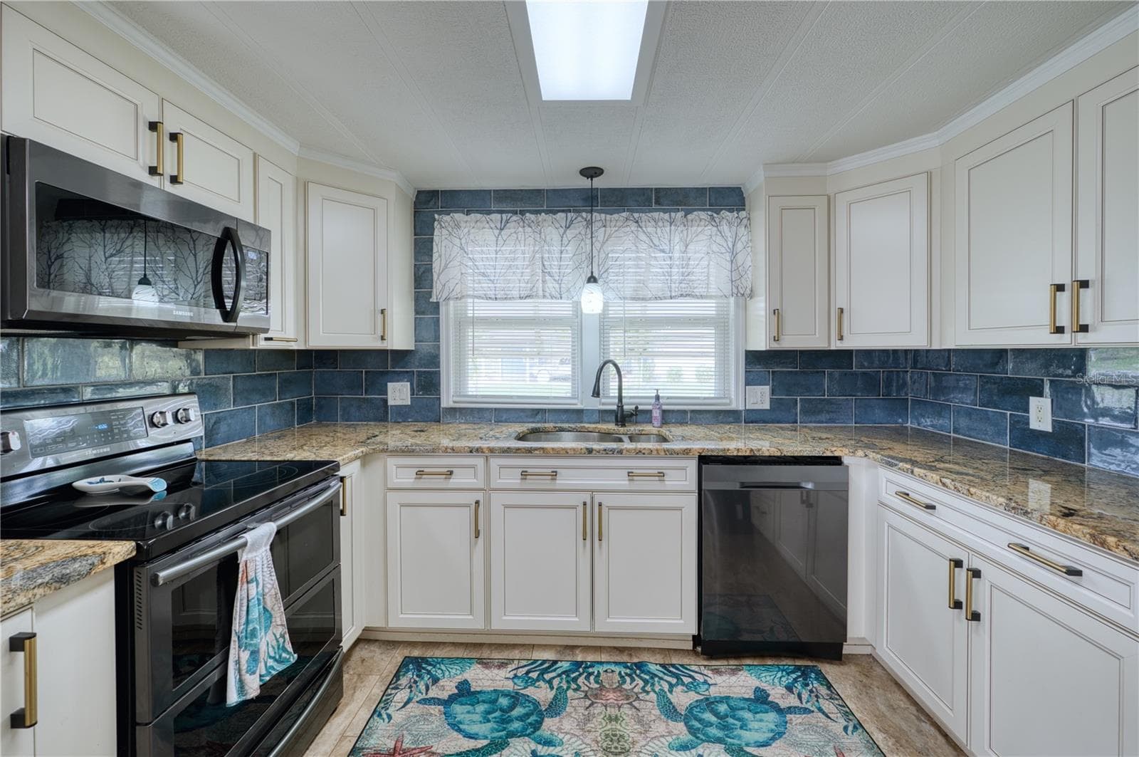 Manufactured Home at 273 CAPTAINS CT, NORTH PORT, photo 15 of 42