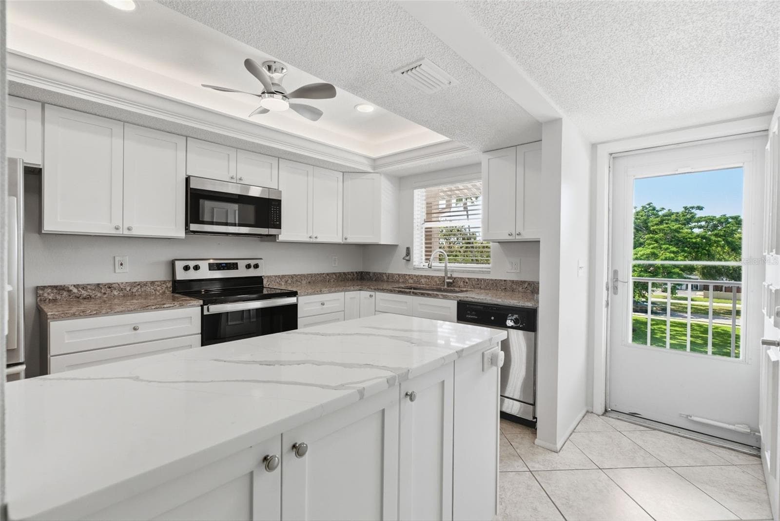 Condominium at 3981 MACEACHEN BLVD #330, SARASOTA, photo 8 of 42
