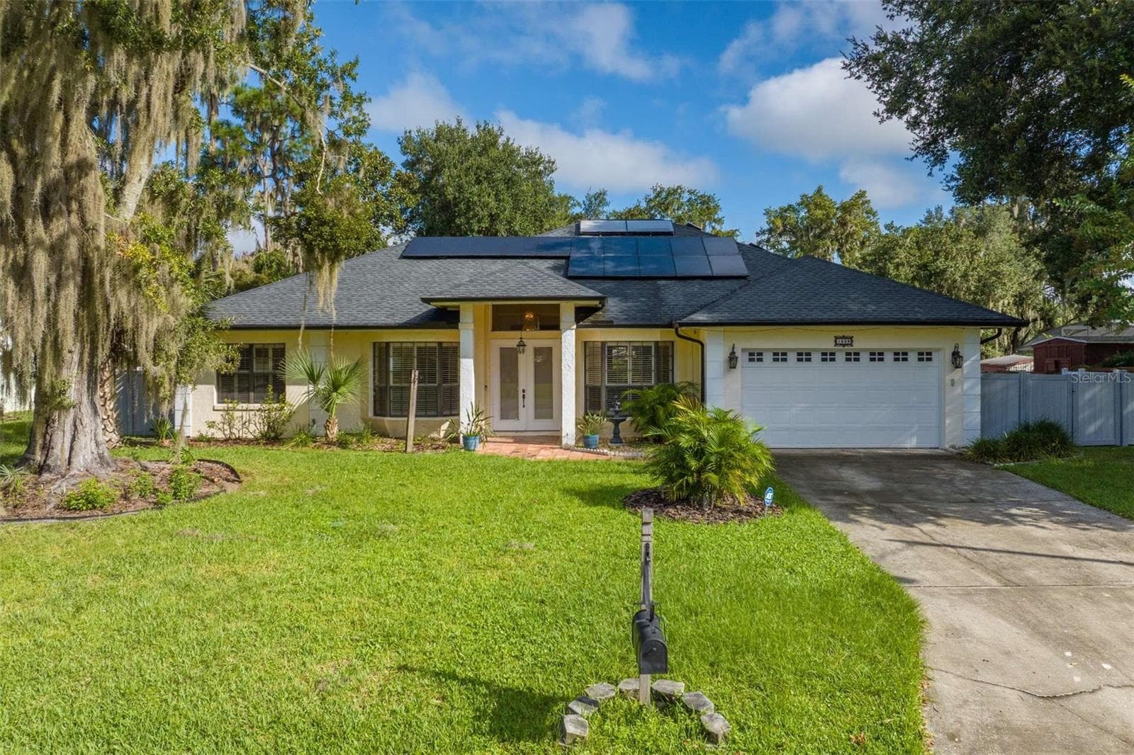 1559 SKYLINE DR