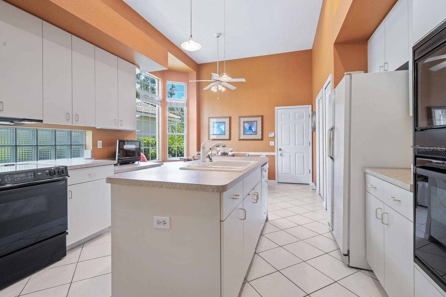 Single Family Residence at 4374 MIRABELLA CIR, BRADENTON, photo 18 of 71