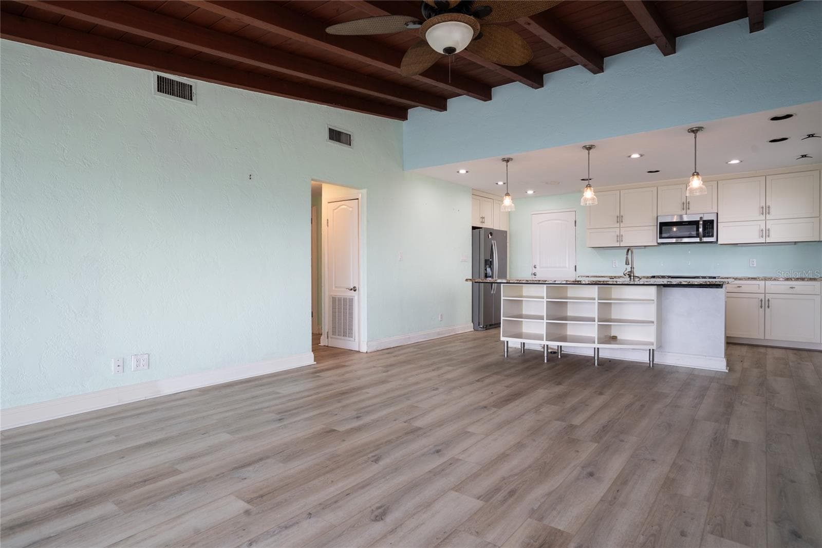 Livingroom! - 10 OCEAN EDGE DR, ORMOND BEACH