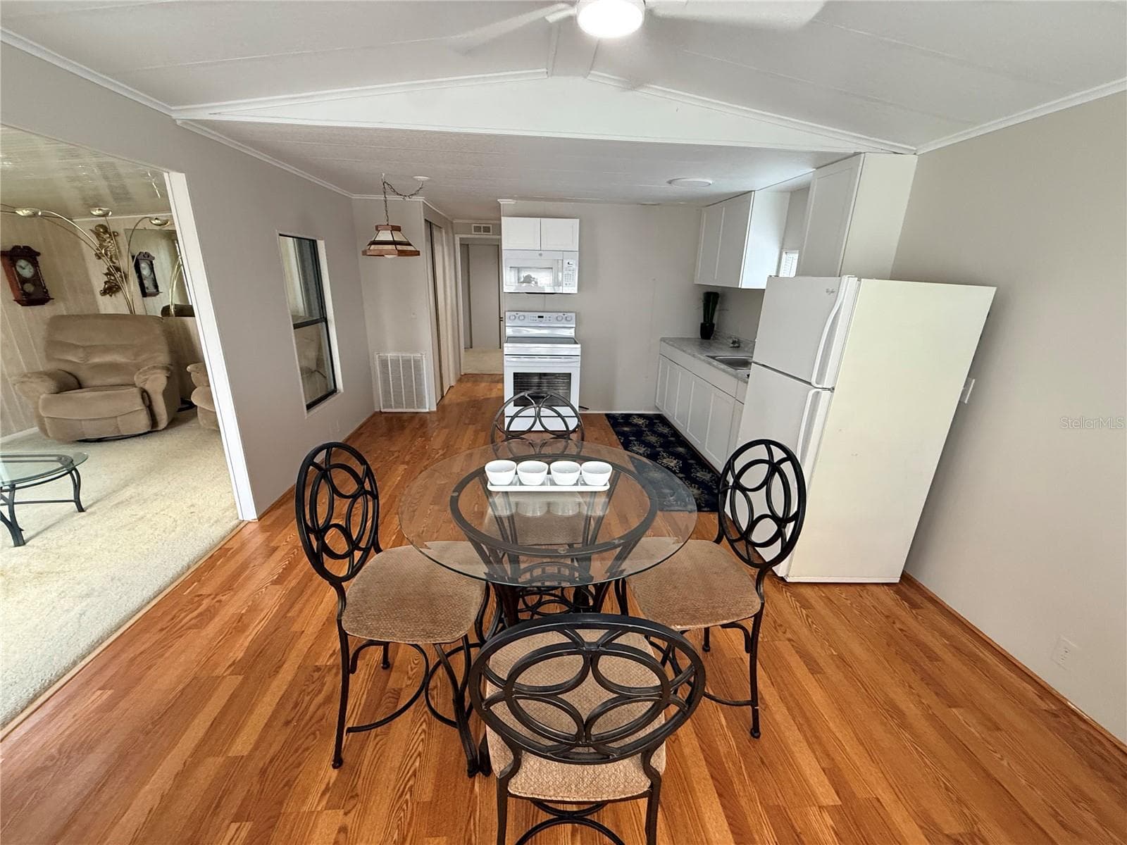 Dining/Kitchen Area - 427 CENTER CREST BLVD, DAVENPORT