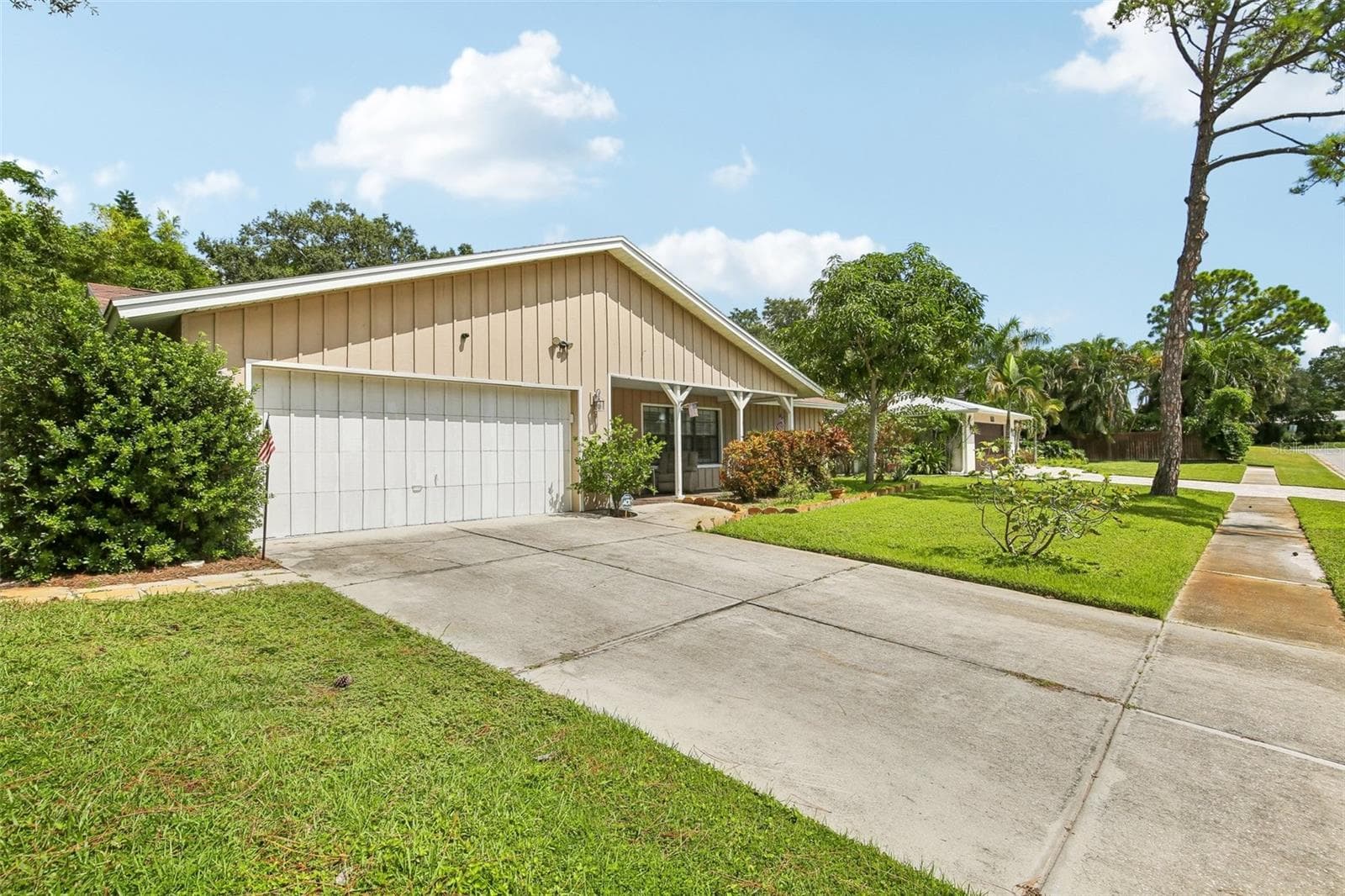 Single Family Residence at 14367 87TH AVE, SEMINOLE, photo 2 of 24