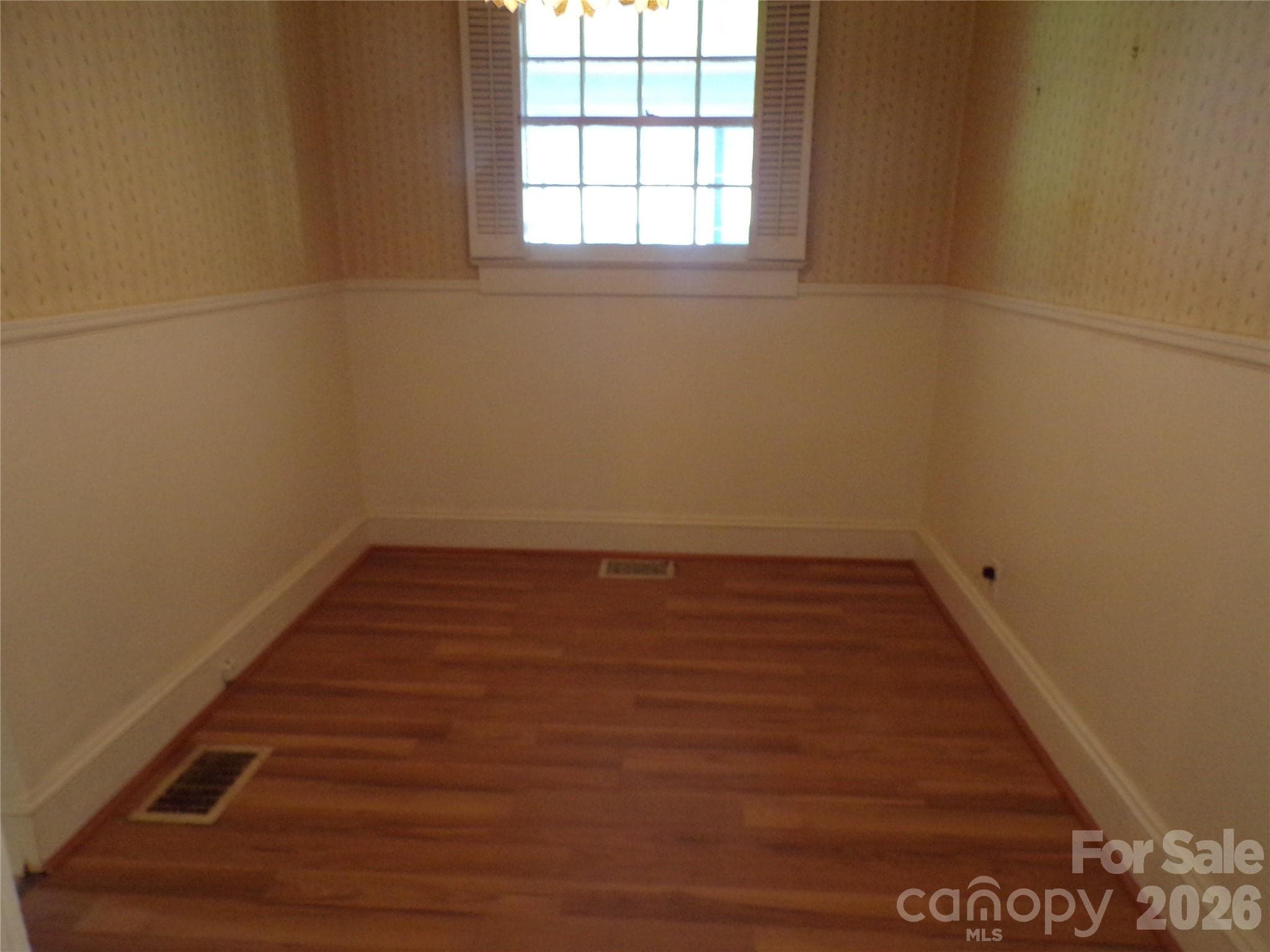 Dining Room LVP - 608 1st Street W, Conover