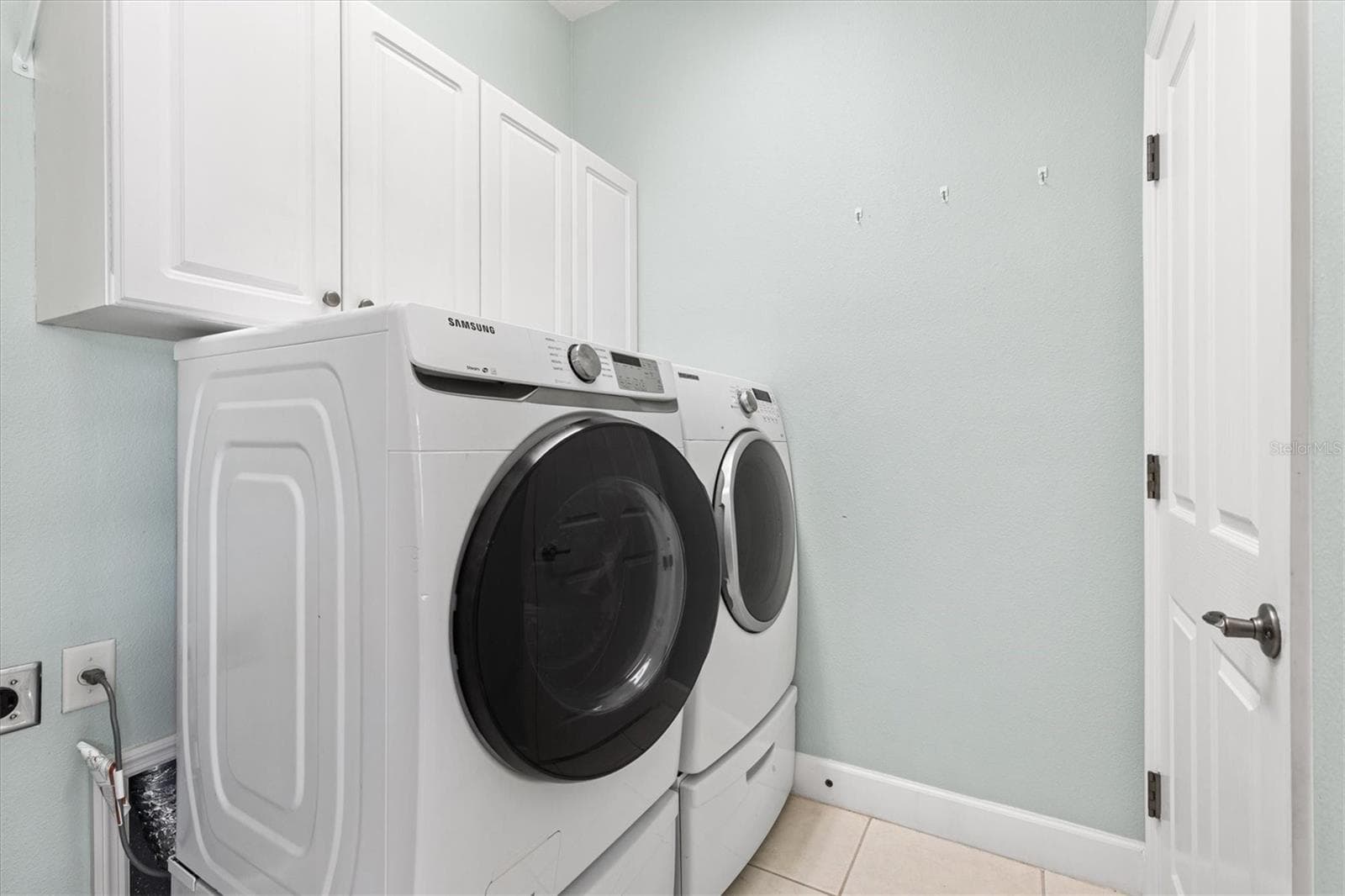 WASHER/DRYER CONVEYS WITH THE HOME - 1025 WINNSBORO DR, THE VILLAGES
