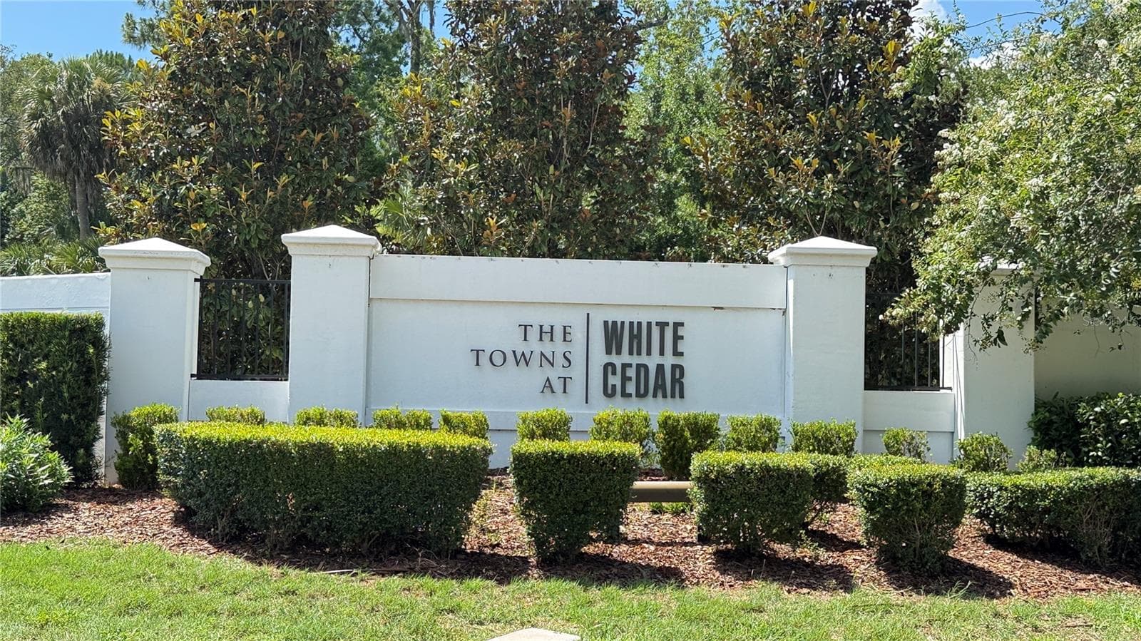 Townhouse at 302 CEDAR BARK LN, SANFORD, photo 2 of 30