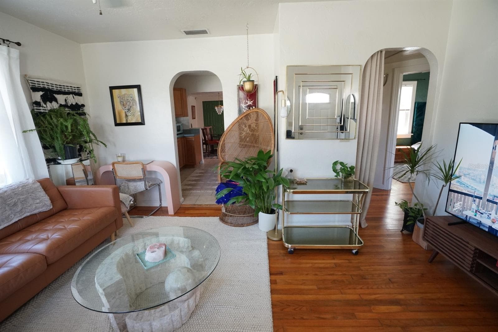 Single Family Residence at 145 NE LINCOLN CIR N, ST PETERSBURG, photo 8 of 51
