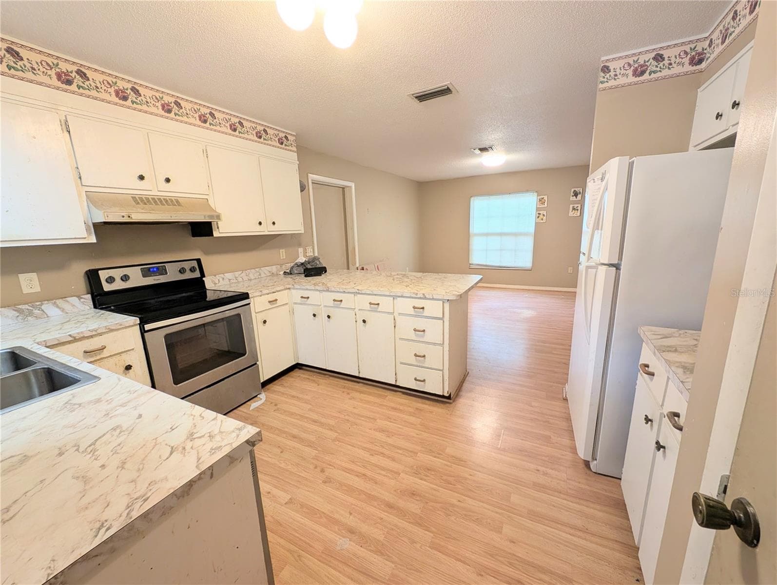 Single Family Residence at 1715 NE 5TH ST, OCALA, photo 9 of 20