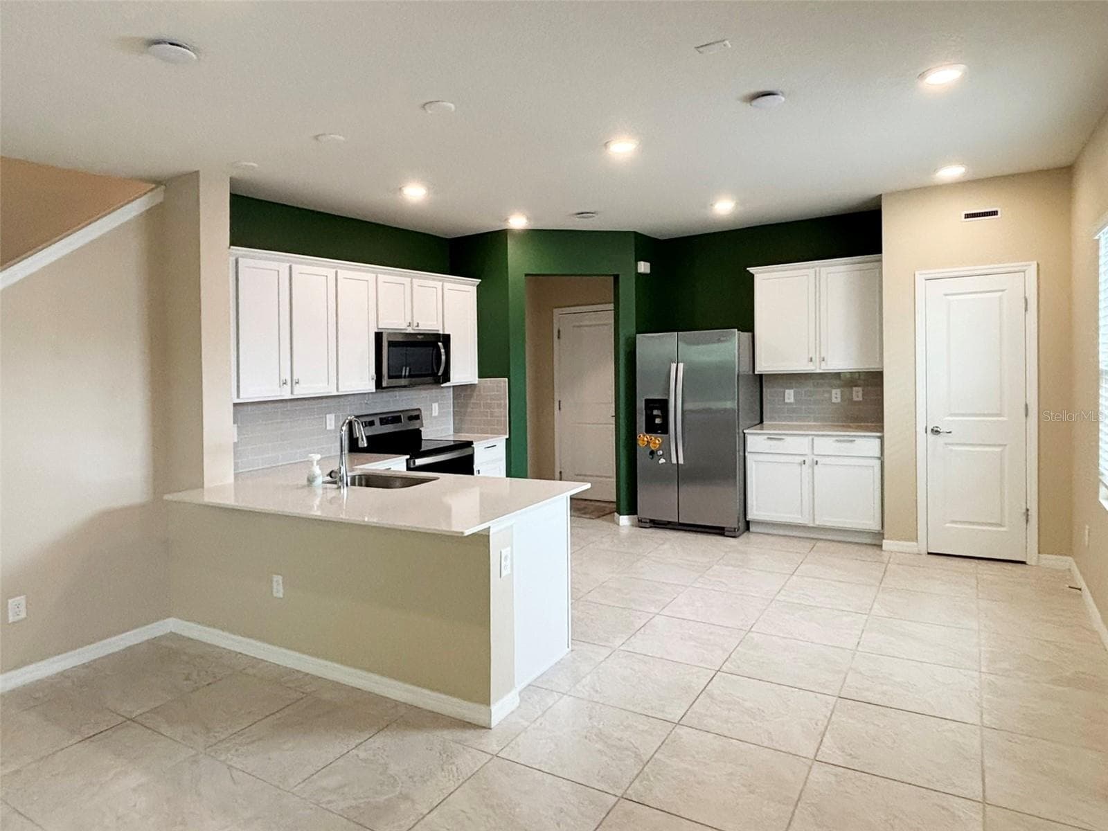 Townhouse at 4581 SPARKLING SHELL AVE, KISSIMMEE, photo 4 of 36