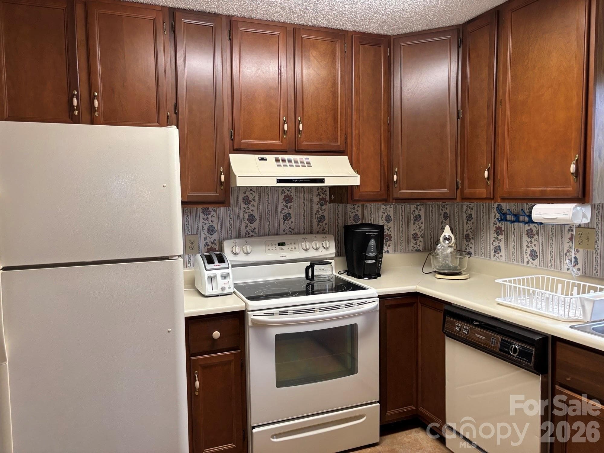 Condominium at 655 Overlook Drive, Spruce Pine, photo 6 of 27