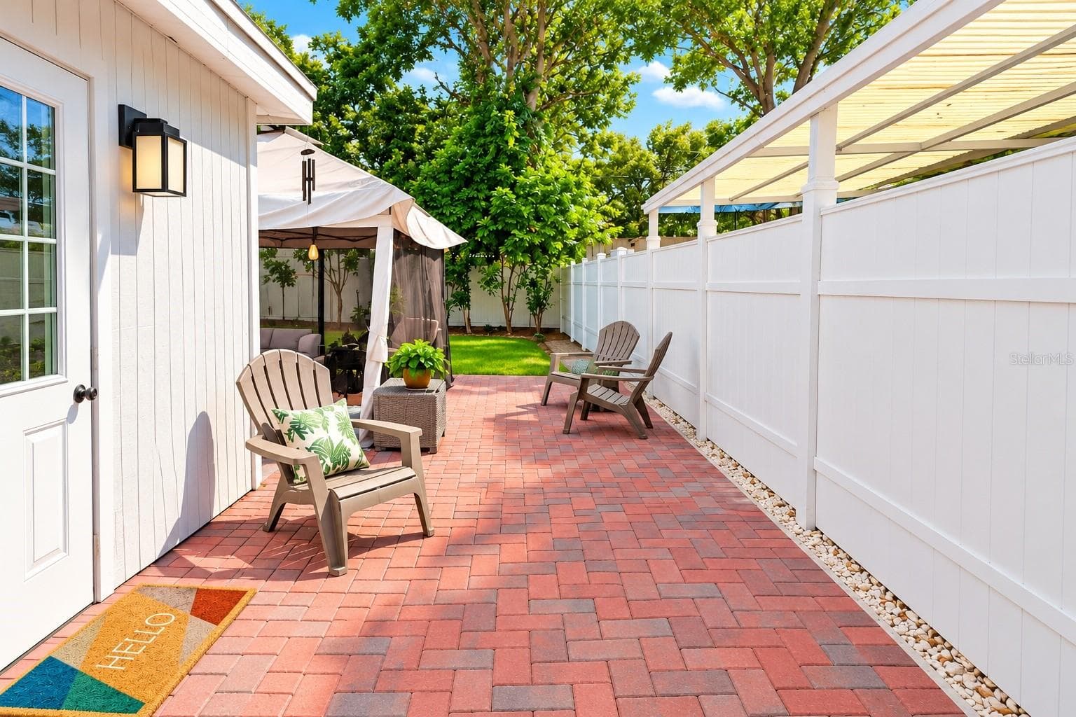 A backyard made for enjoying Florida’s outdoor lifestyle. - 8514 93RD AVE, SEMINOLE
