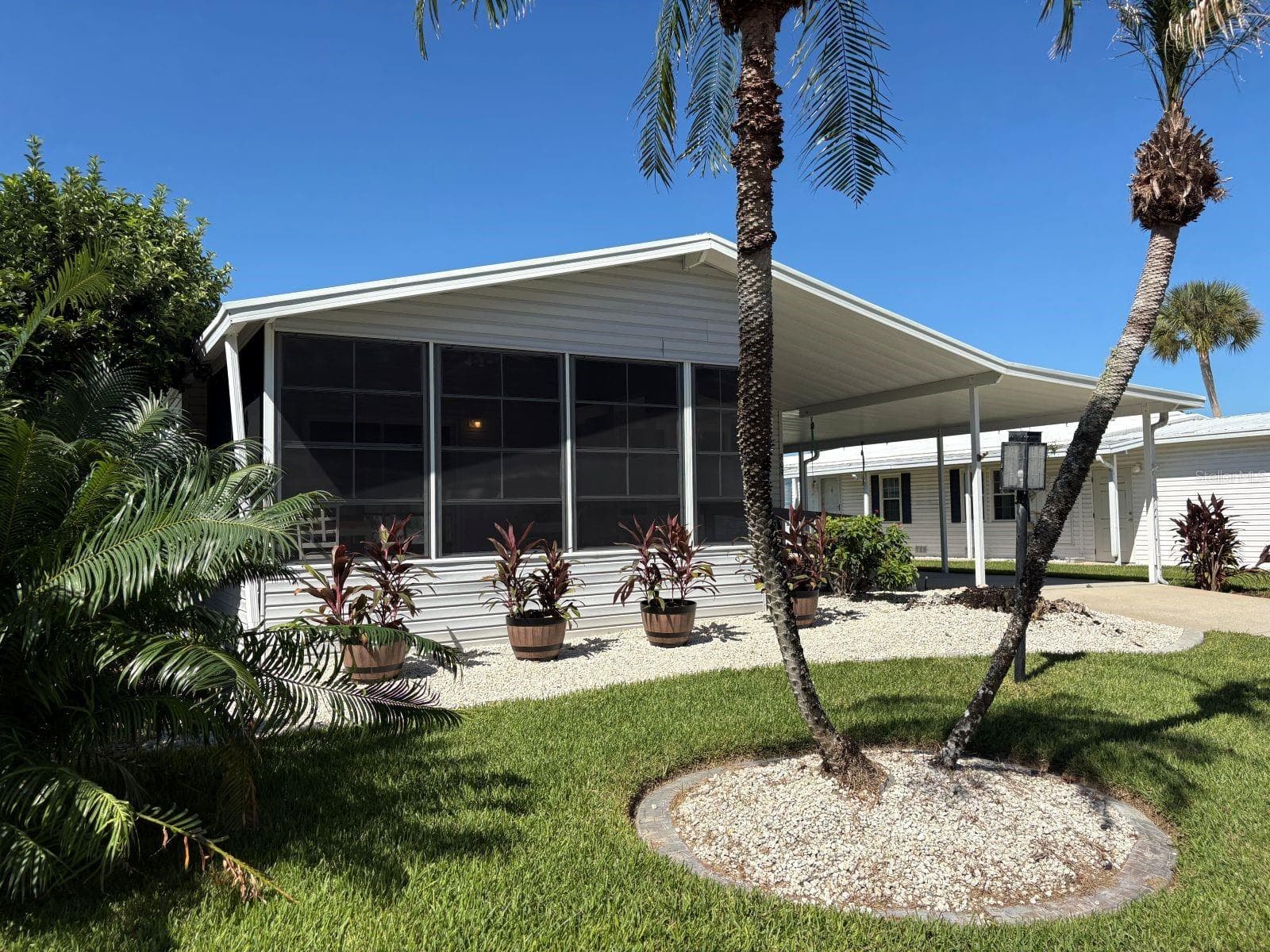 Manufactured Home at 809 STARBOARD AVE, EDGEWATER, photo 2 of 53