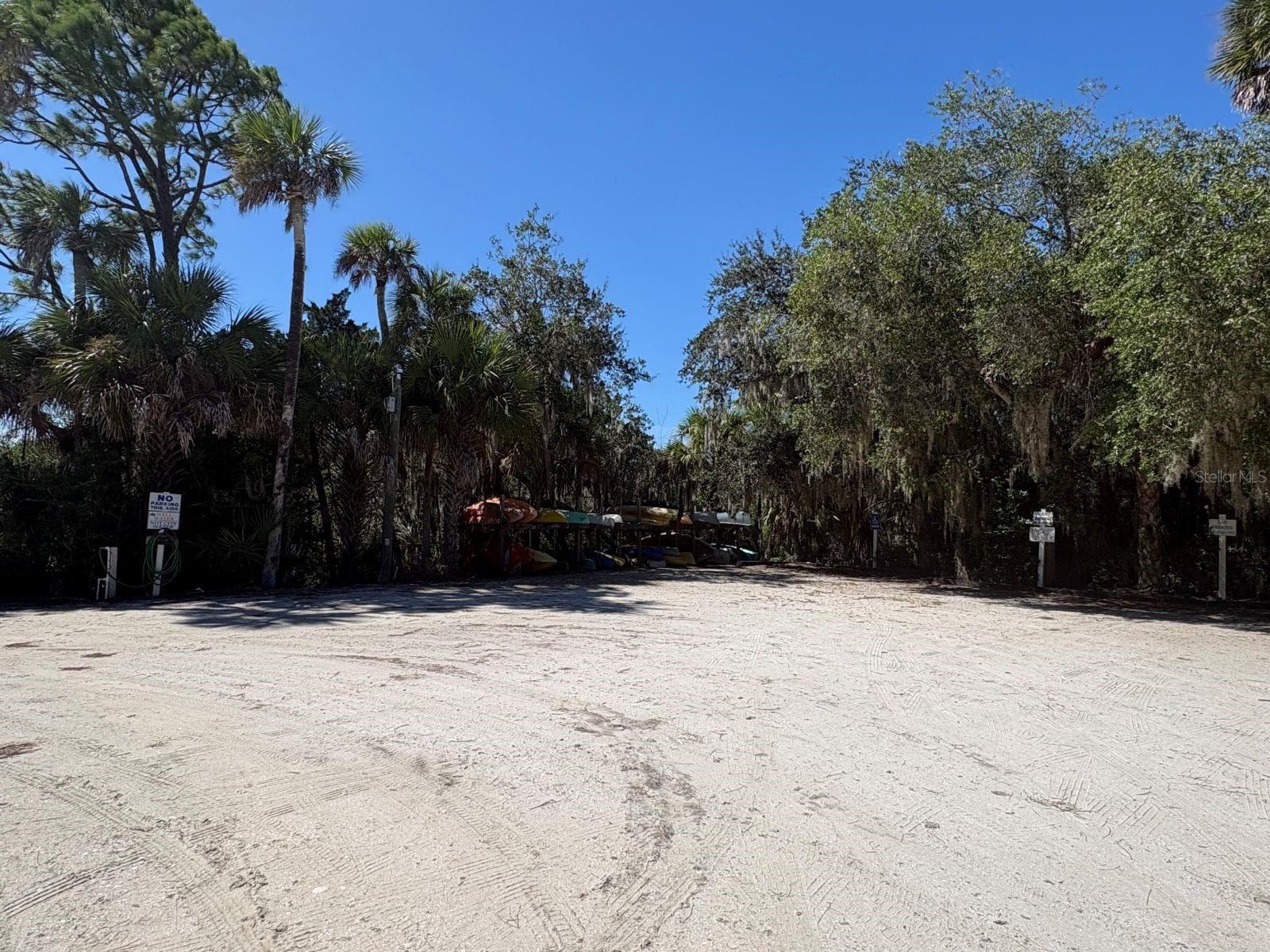 Parking for boat launch and kayak storage - 809 STARBOARD AVE, EDGEWATER