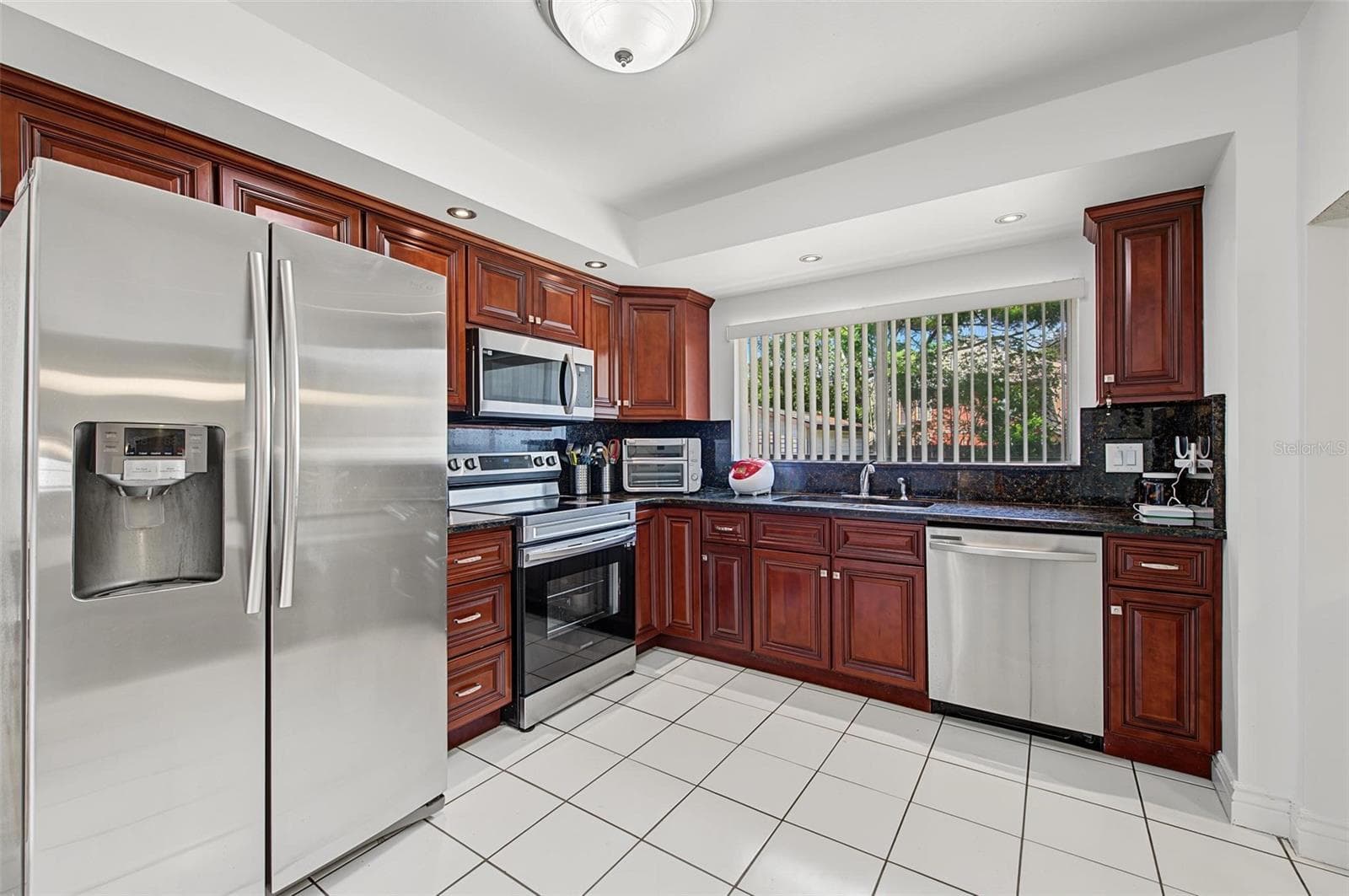 Kitchen - 8239 VASSAR CIR, TAMPA