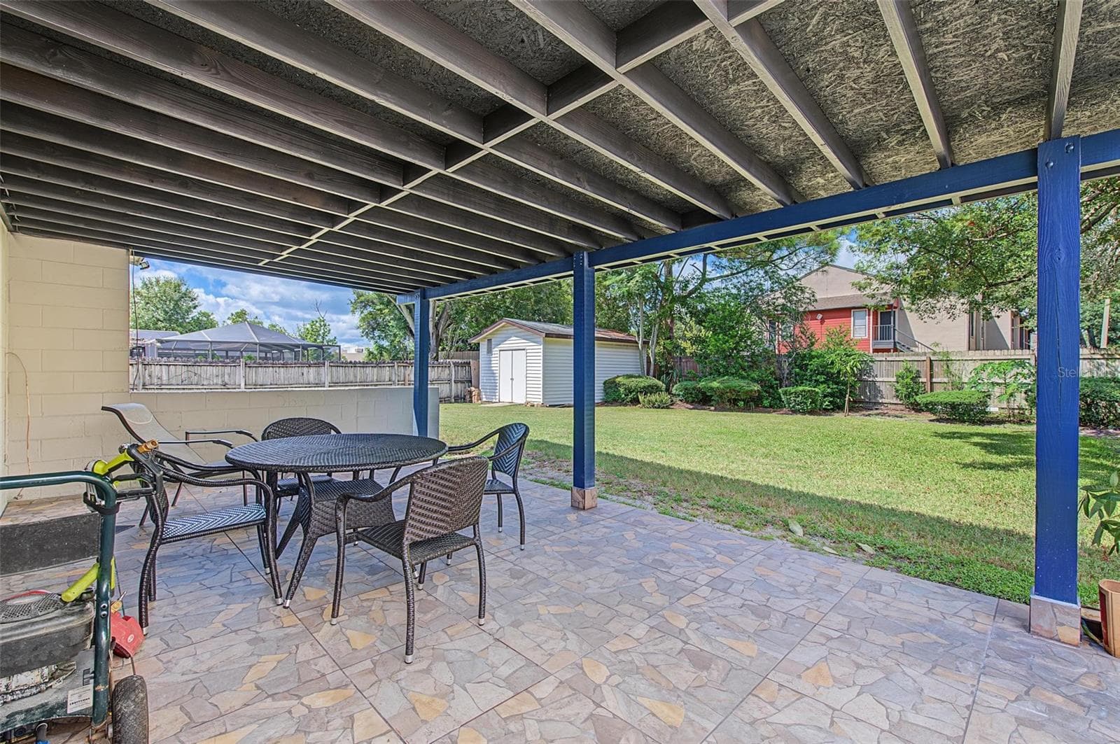 backyard patio - 8239 VASSAR CIR, TAMPA