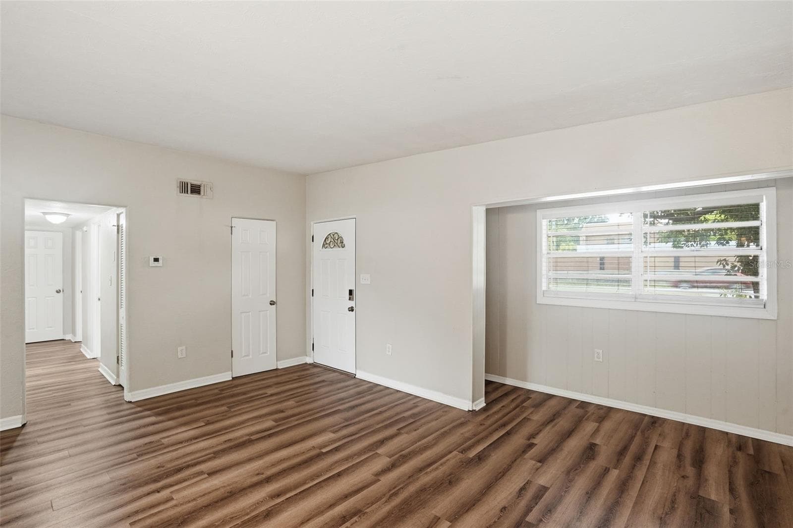 Single Family Residence at 2213 N HIAWASSEE RD, ORLANDO, photo 9 of 31