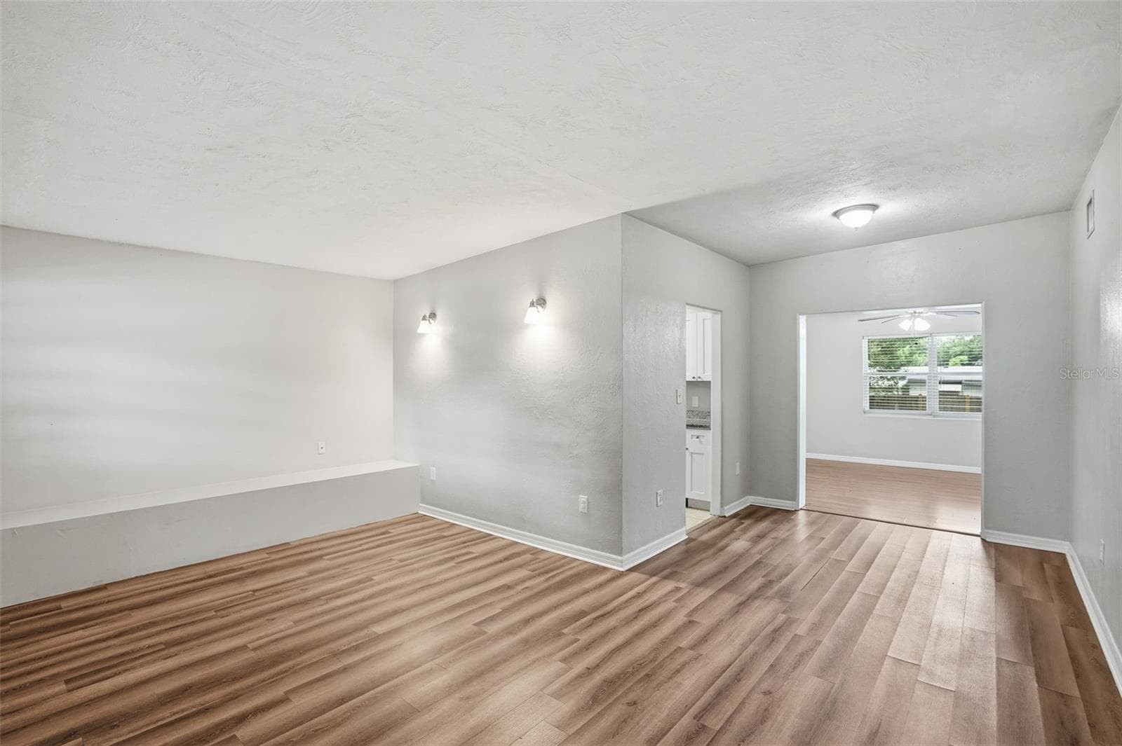 Single Family Residence at 2213 N HIAWASSEE RD, ORLANDO, photo 11 of 31