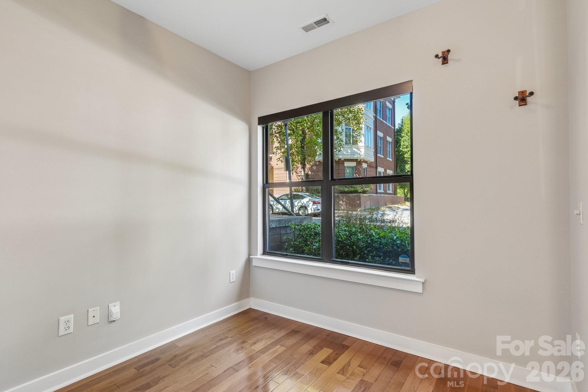 Condominium at 664 Garden District Drive, Charlotte, photo 13 of 47
