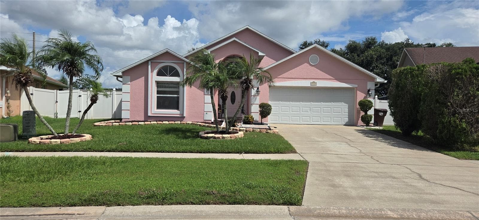 2525 HIKERS CT