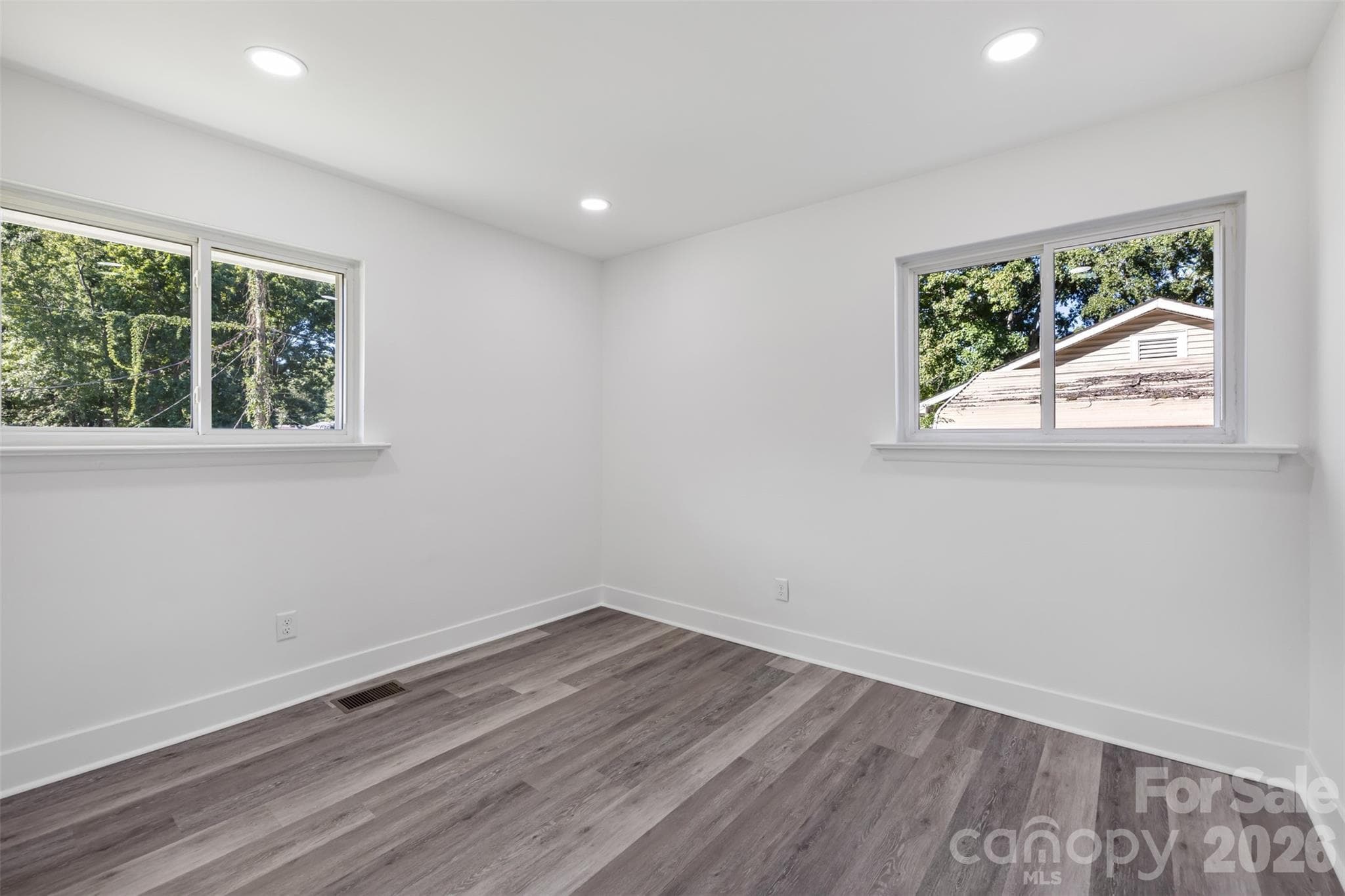 Single Family Residence at 5618 Snow White Lane, Charlotte, photo 15 of 25