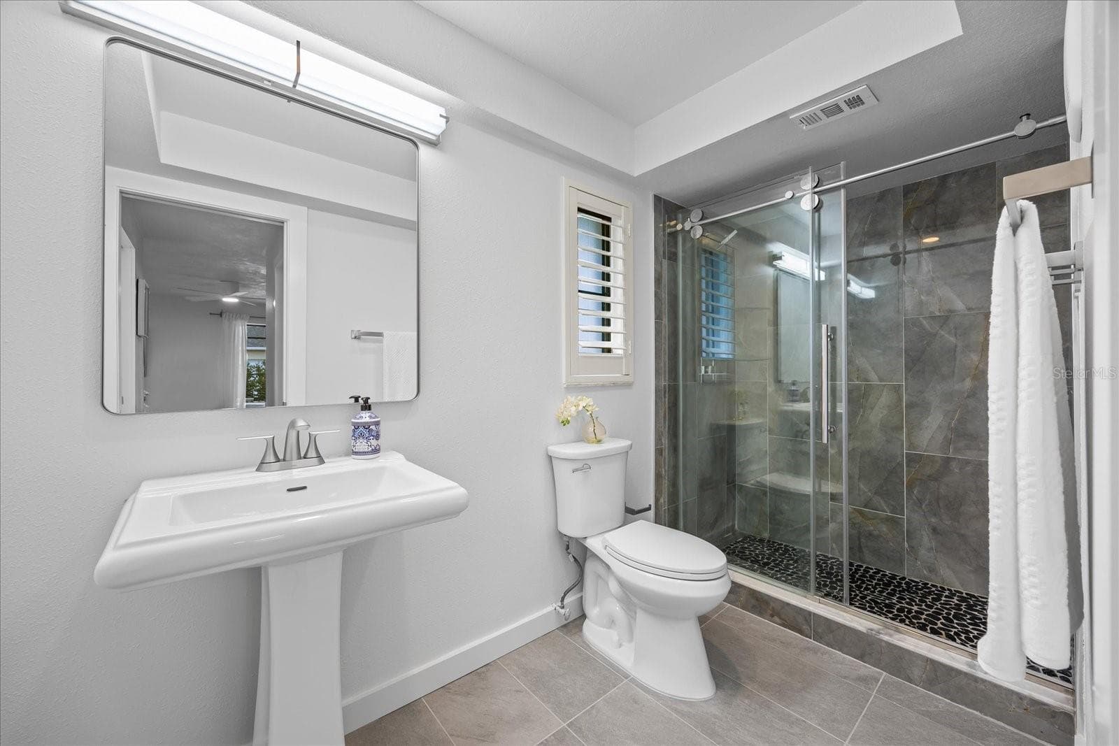 Single Family Residence at 2900 SANDPIPER PL, CLEARWATER, photo 24 of 51