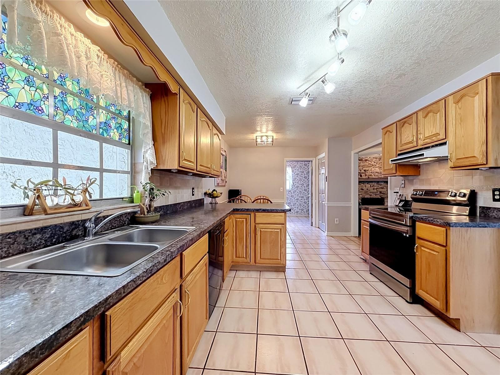 Single Family Residence at 4148 FLORALWOOD CT, ORLANDO, photo 11 of 59