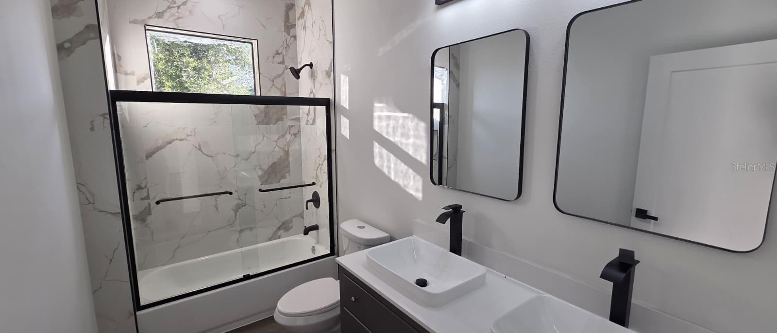 Bathroom 1 - 1267 HENNING ST, NORTH PORT