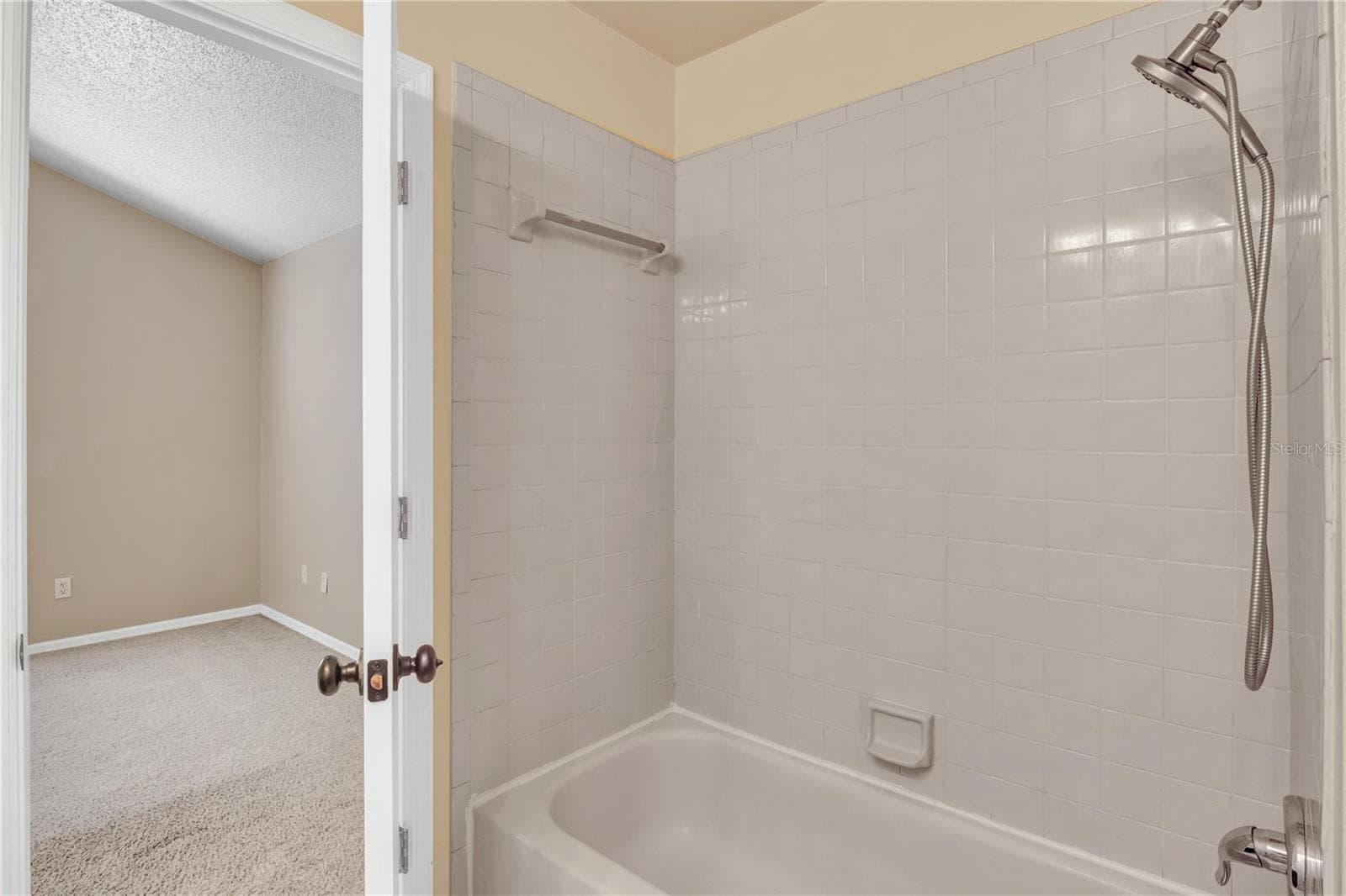 Single Family Residence at 1018 MALCOLM CT, OVIEDO, photo 13 of 28