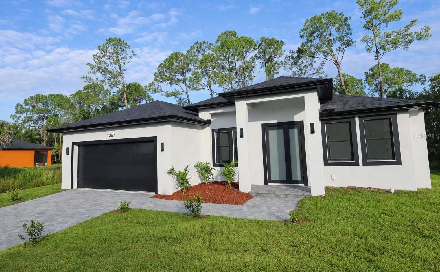 Entrance 2 - 1267 HENNING ST, NORTH PORT