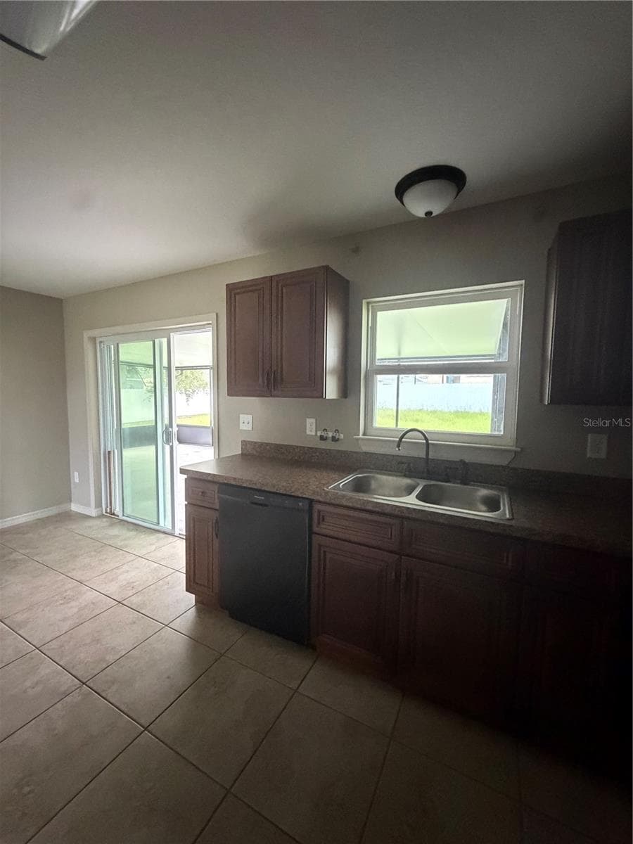 Single Family Residence at 5713 SW 128TH PL, OCALA, photo 4 of 17