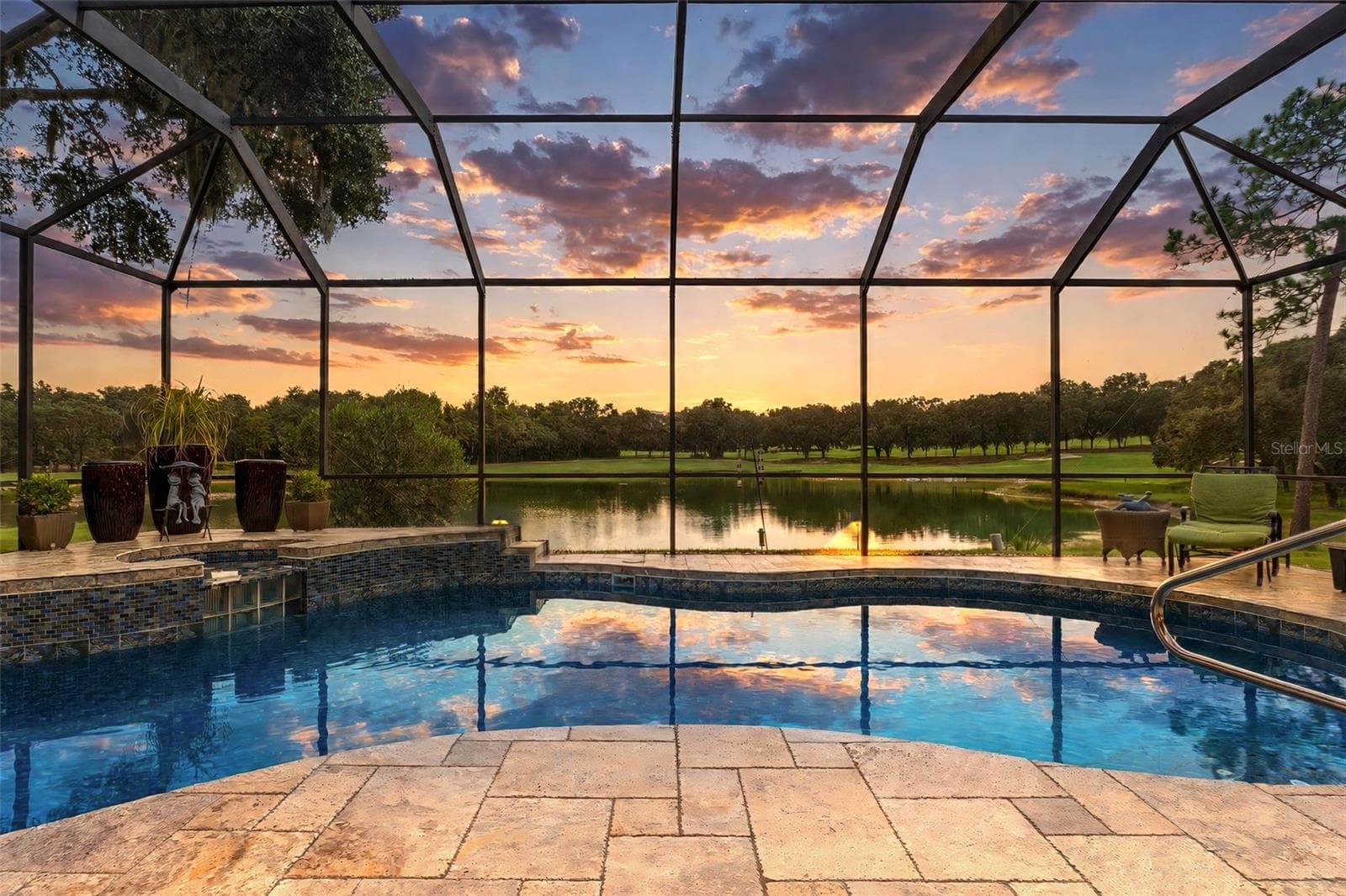 3215 N PINELAKE VILLAGE PT