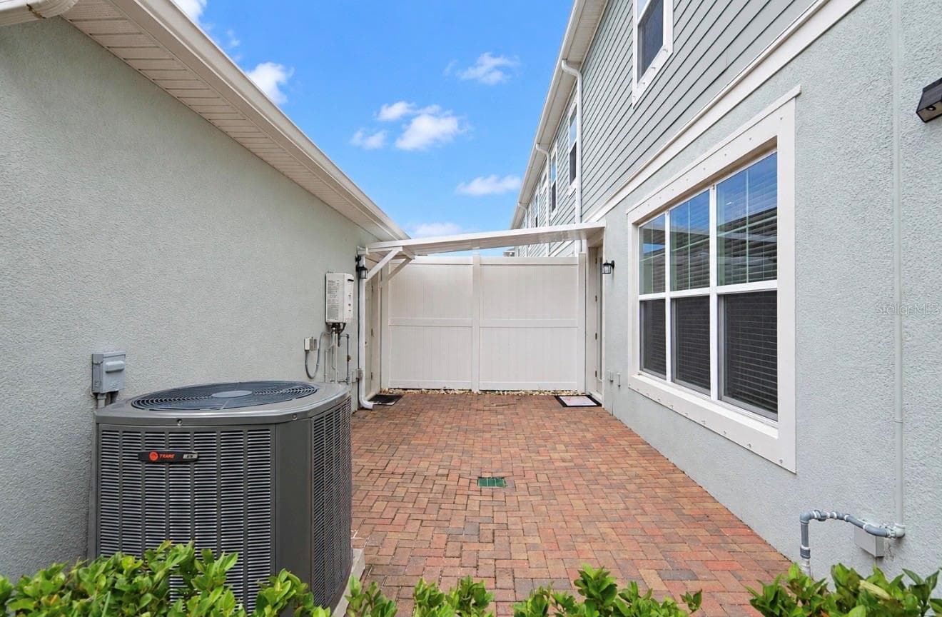 Private Courtyard Area - 6273 CAMINO DR, APOLLO BEACH