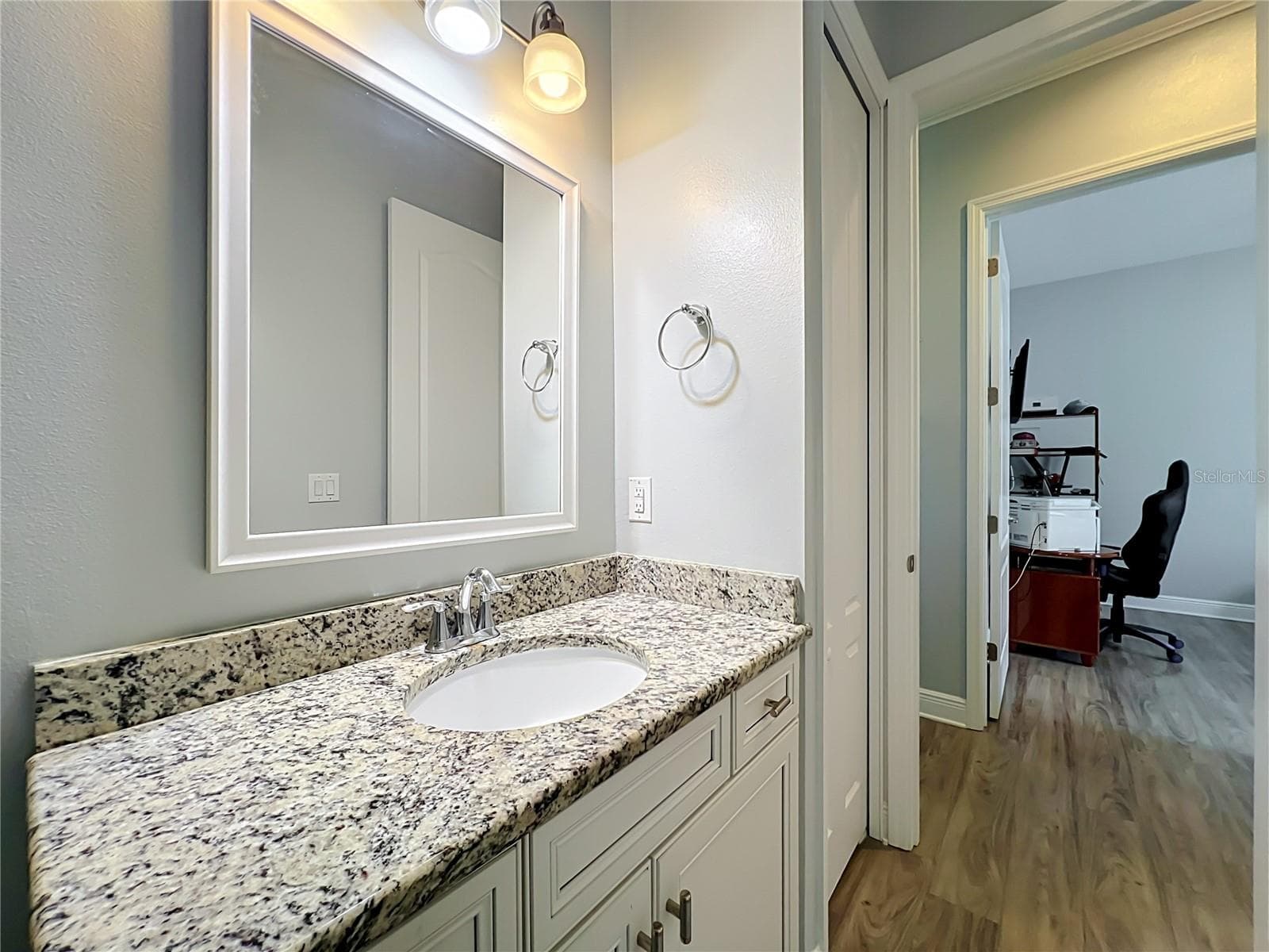 2nd bath has linen closet - 2595 JOLENA DR, MELBOURNE