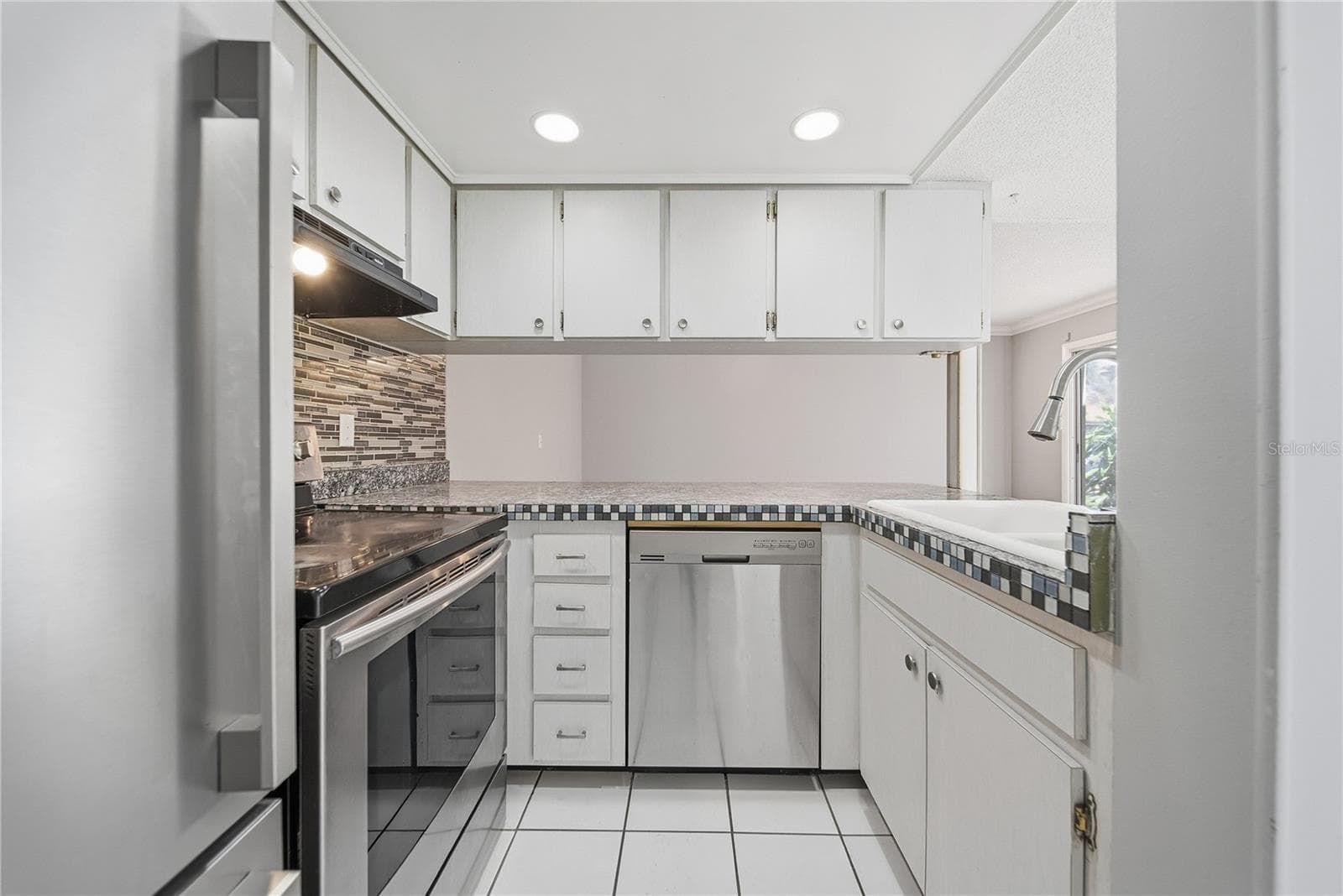 Kitchen - 912 BYRON LN #5C, SARASOTA