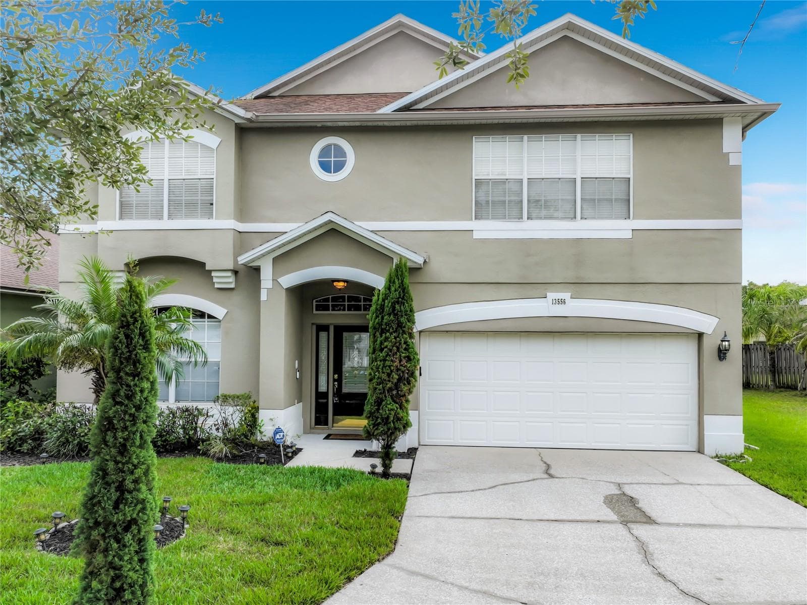 Single Family Residence at 13556 HAWKEYE DR, ORLANDO, photo 2 of 93