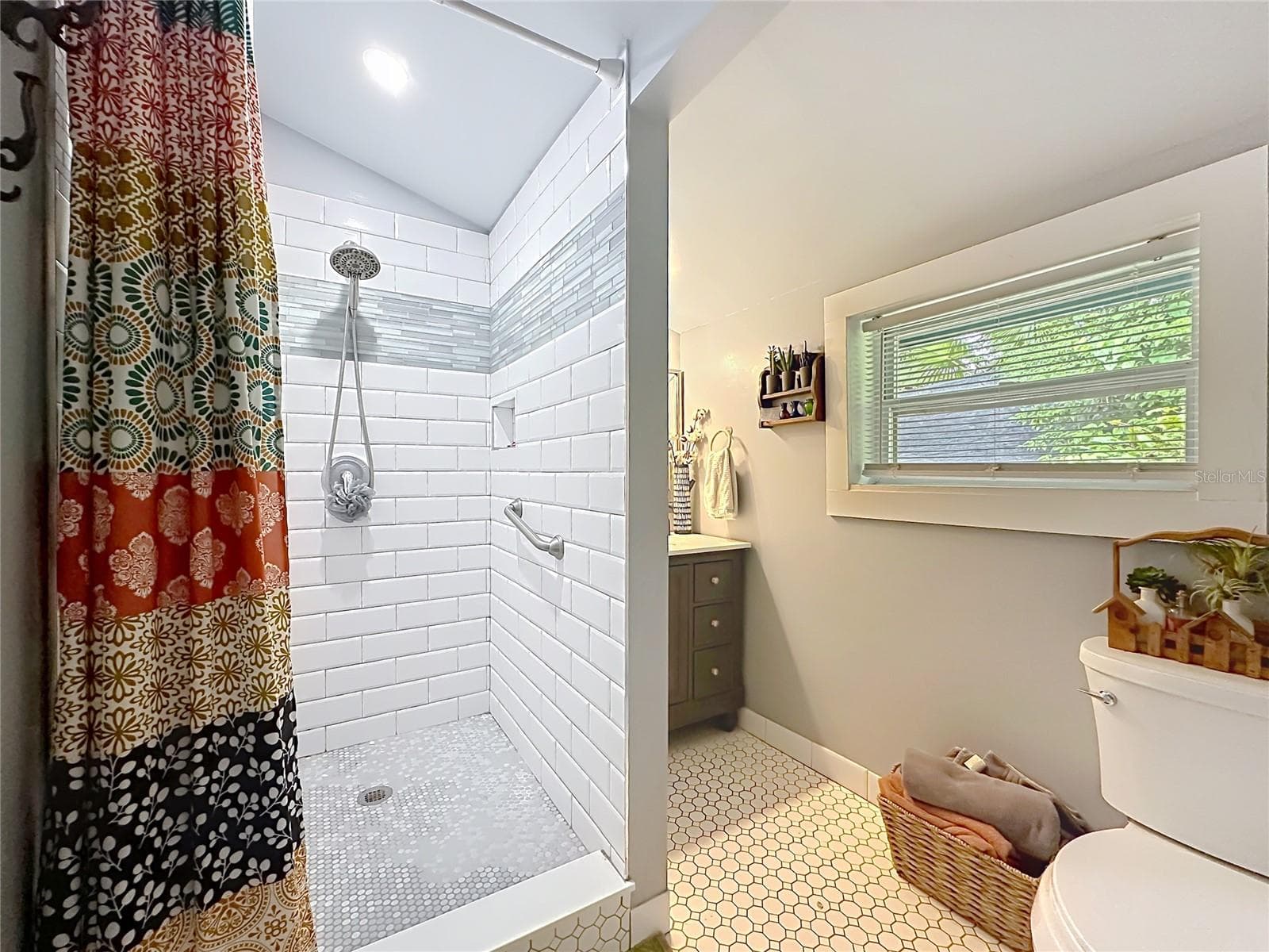 Primary bath - 560 LIVE OAK AVE, KEYSTONE HEIGHTS