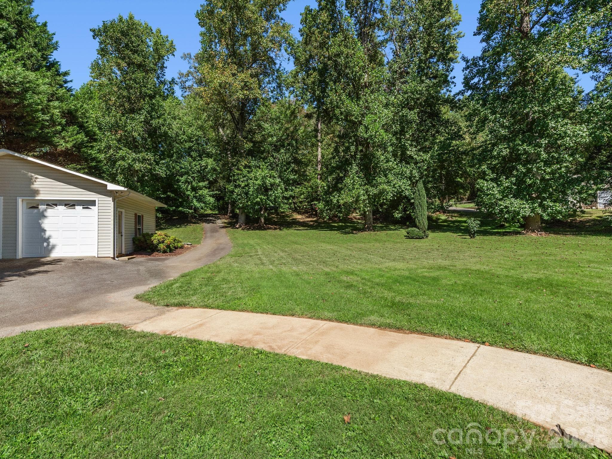 Immaculate grounds - 1308 Charlotte Highway, Fairview