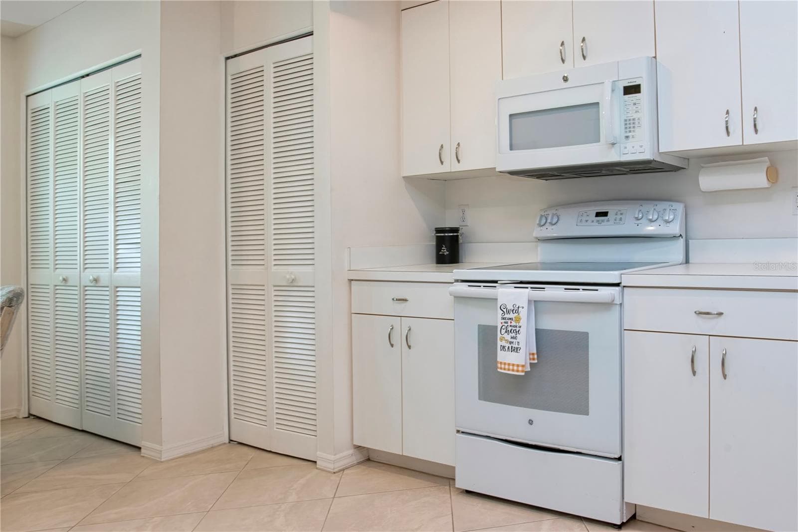 Condominium at 2203 MAYFIELD OAKS PL, SUN CITY CENTER, photo 16 of 56