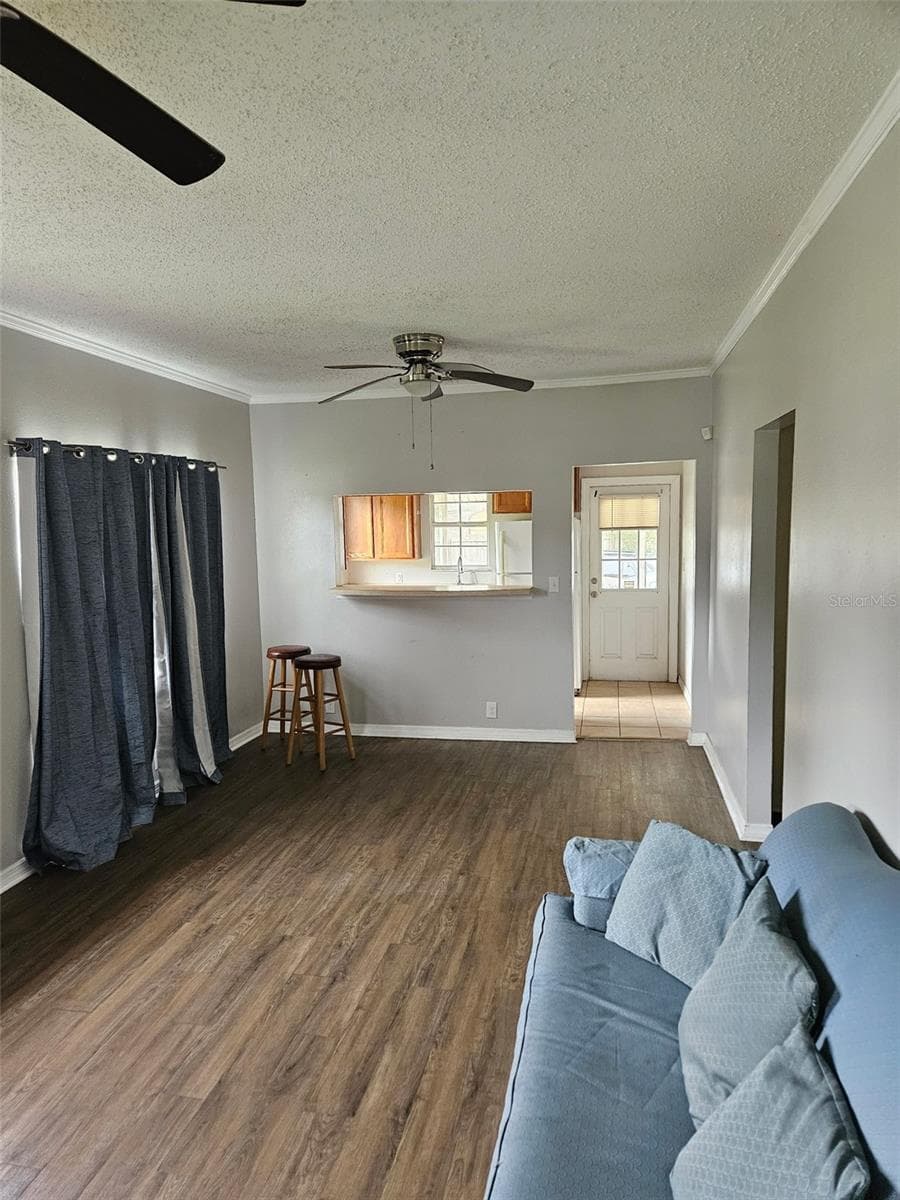 Single Family Residence at 220 DIXIE HWY, AUBURNDALE, photo 2 of 14