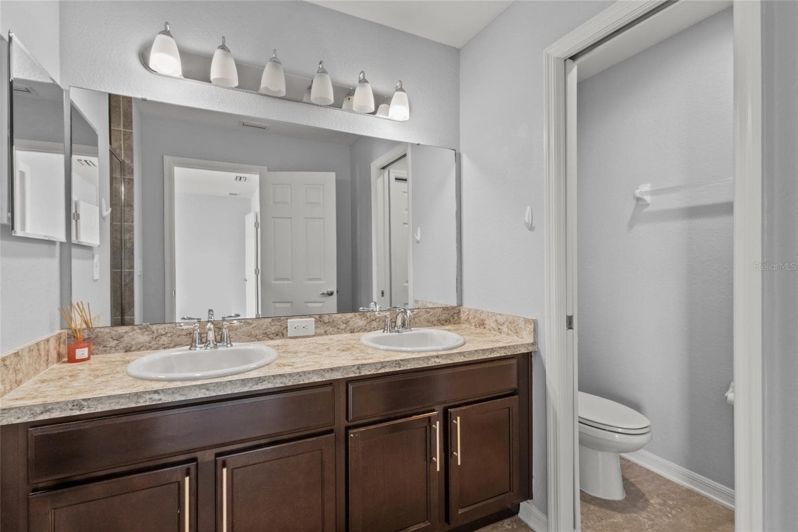Townhouse at 4681 VIGNETTE WAY, SARASOTA, photo 8 of 49