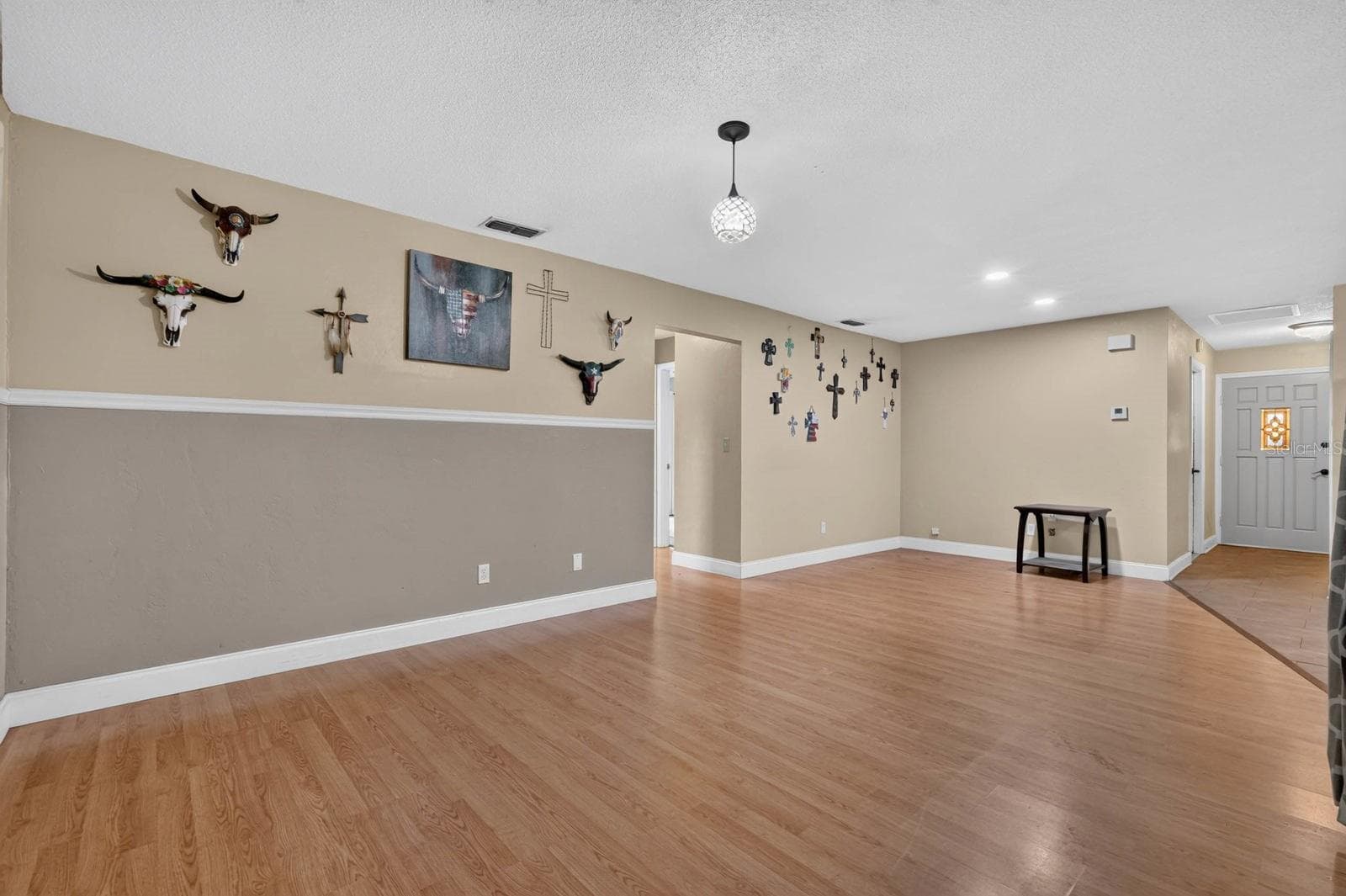 Living Area - Alternate View - 319 QUAKER RIDGE DR, DAYTONA BEACH